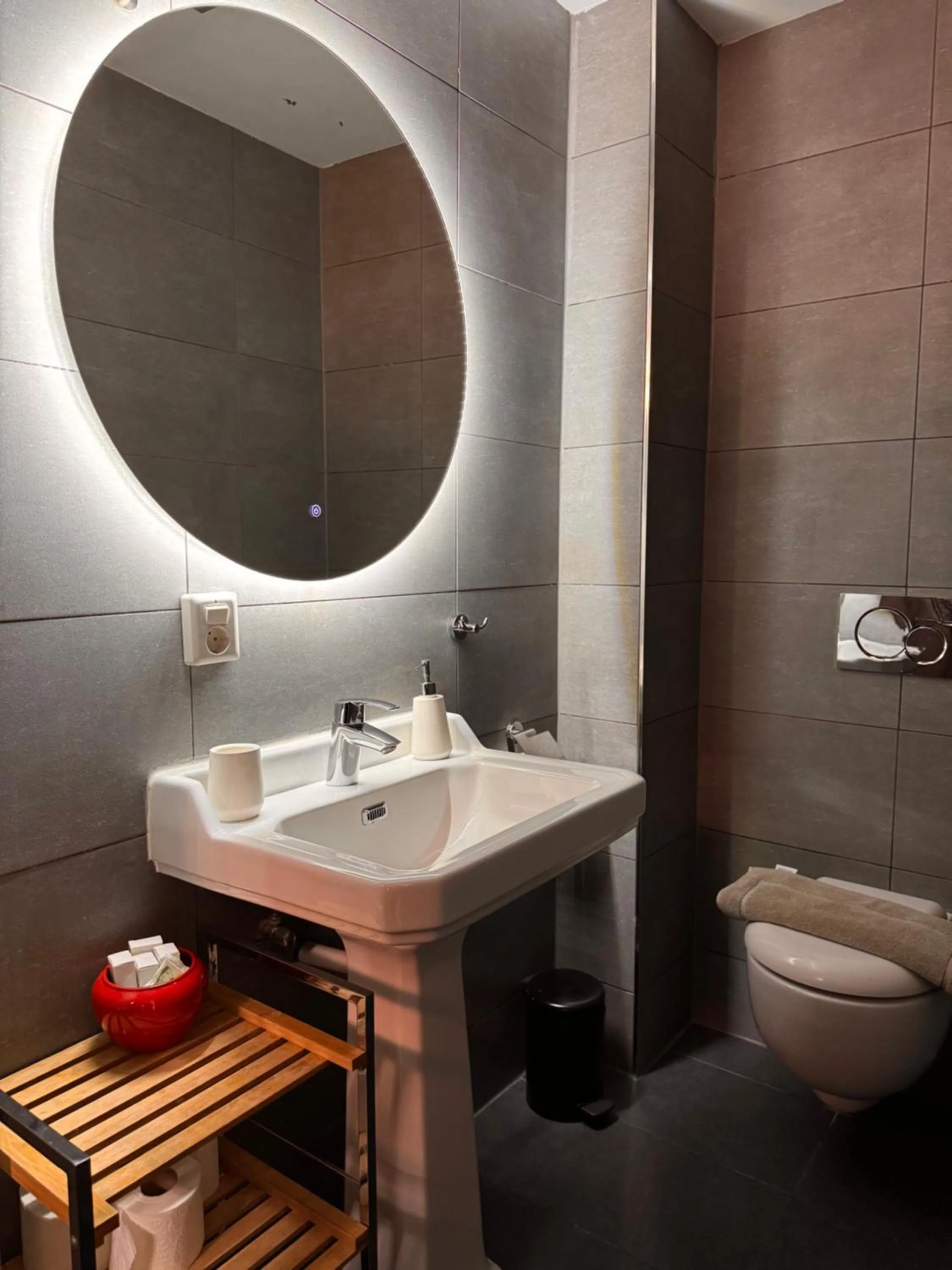 Bathroom in Décor Canal House