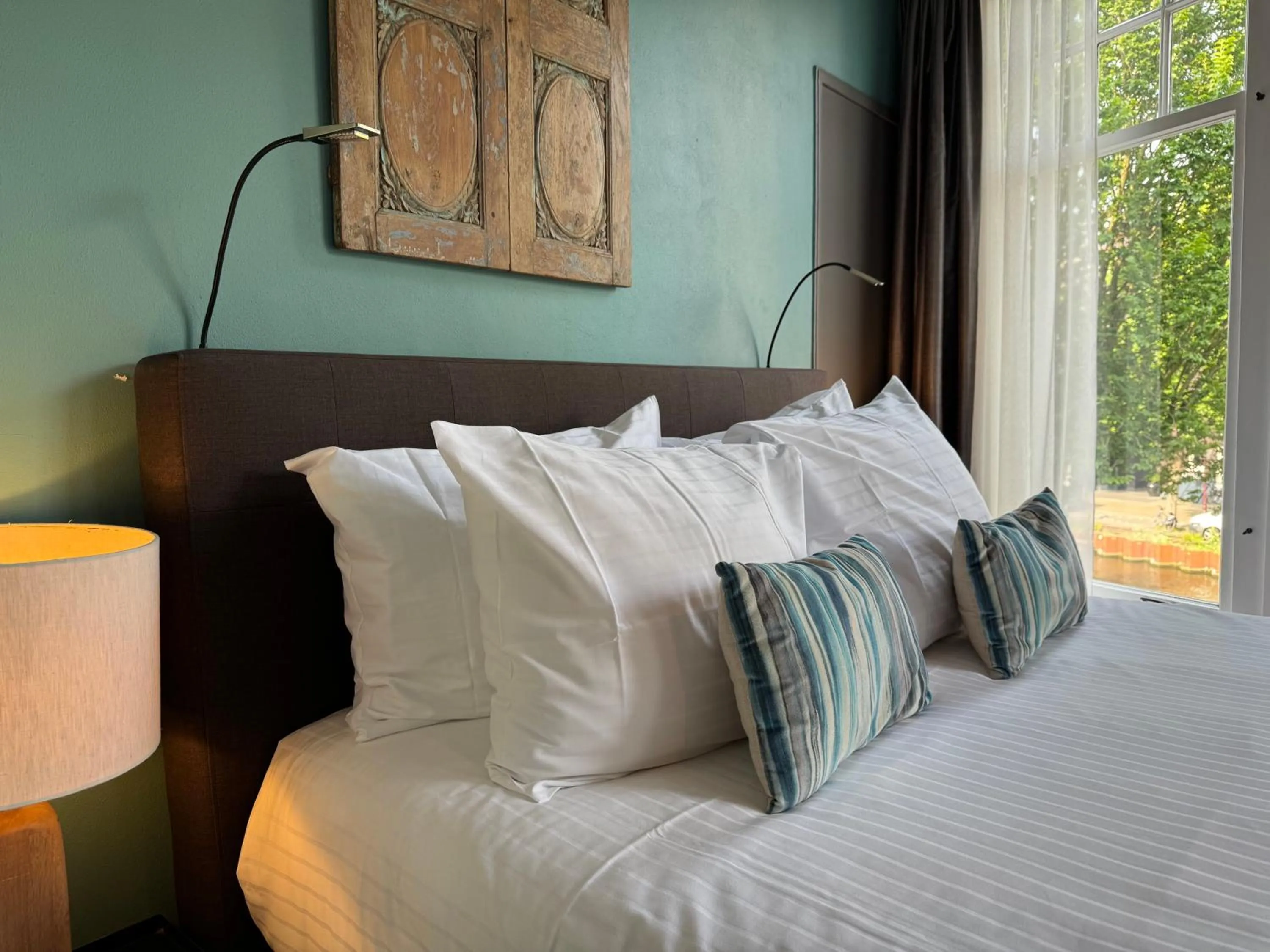 Bedroom, Bed in Décor Canal House