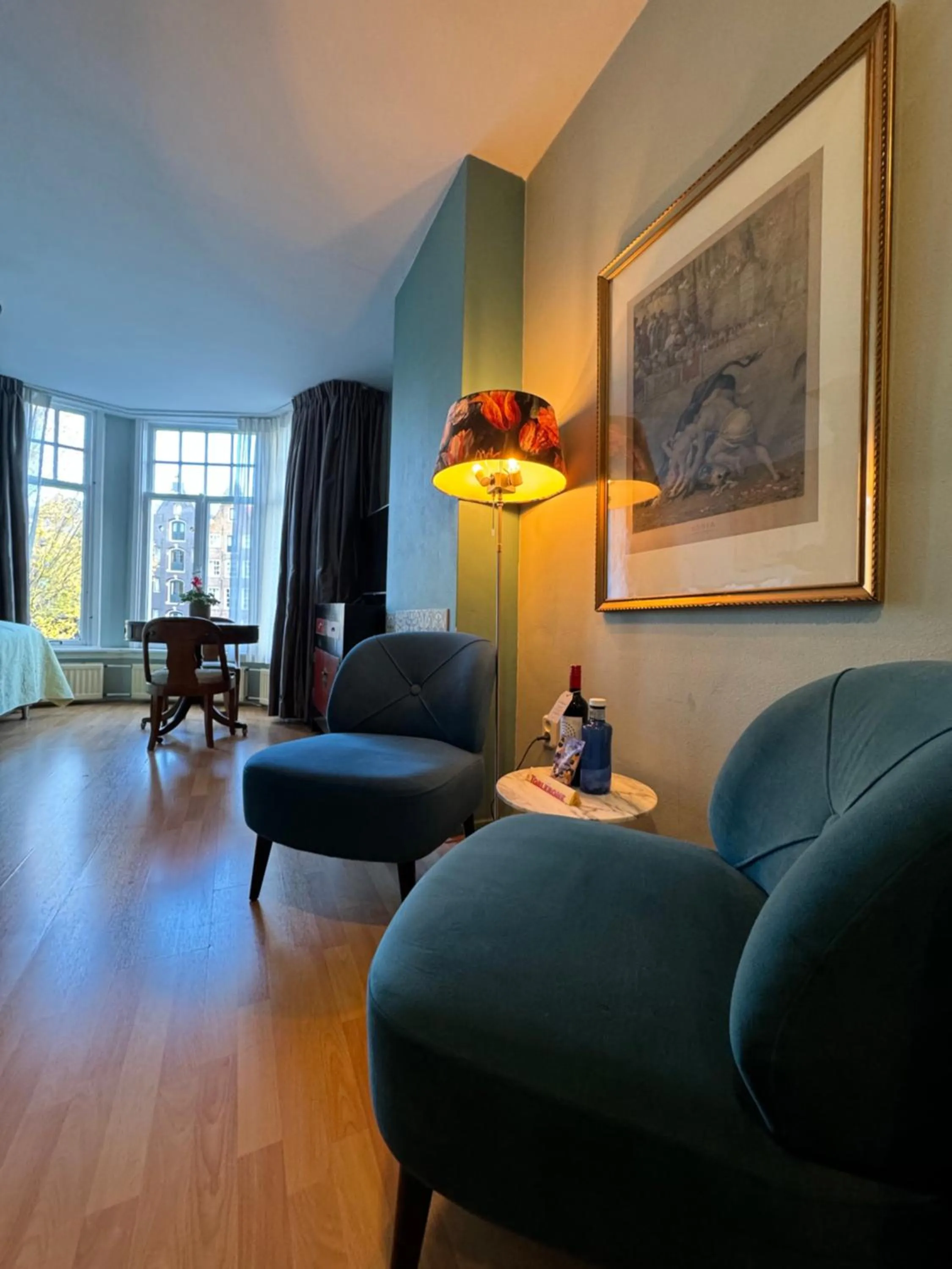 Seating area in Décor Canal House