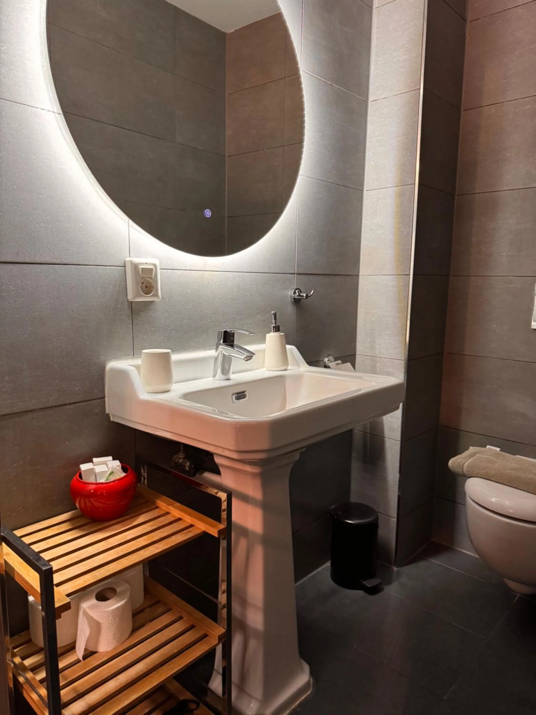 Bathroom in Décor Canal House