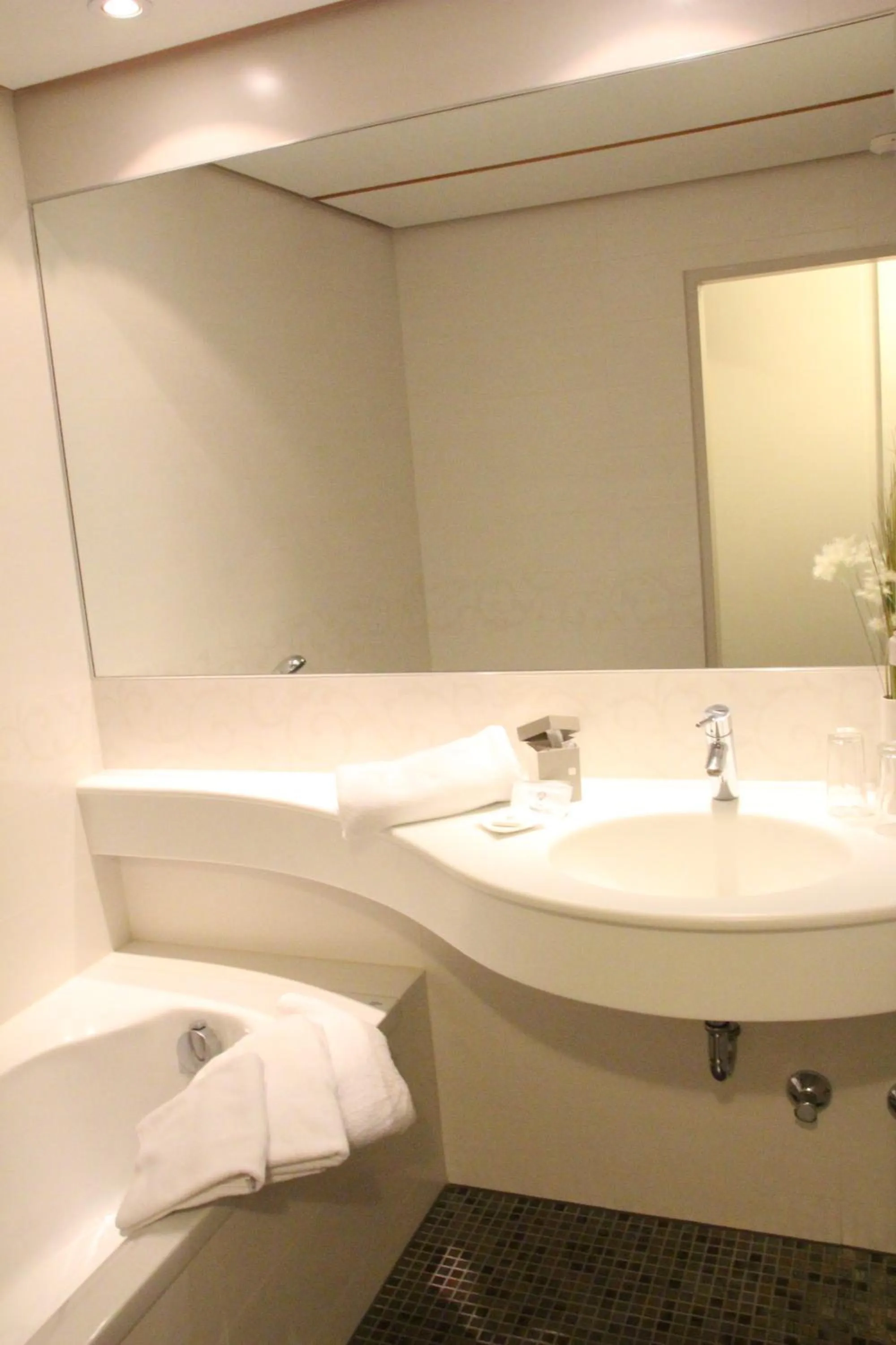 Bathroom in Hotel Alhartinger Hof