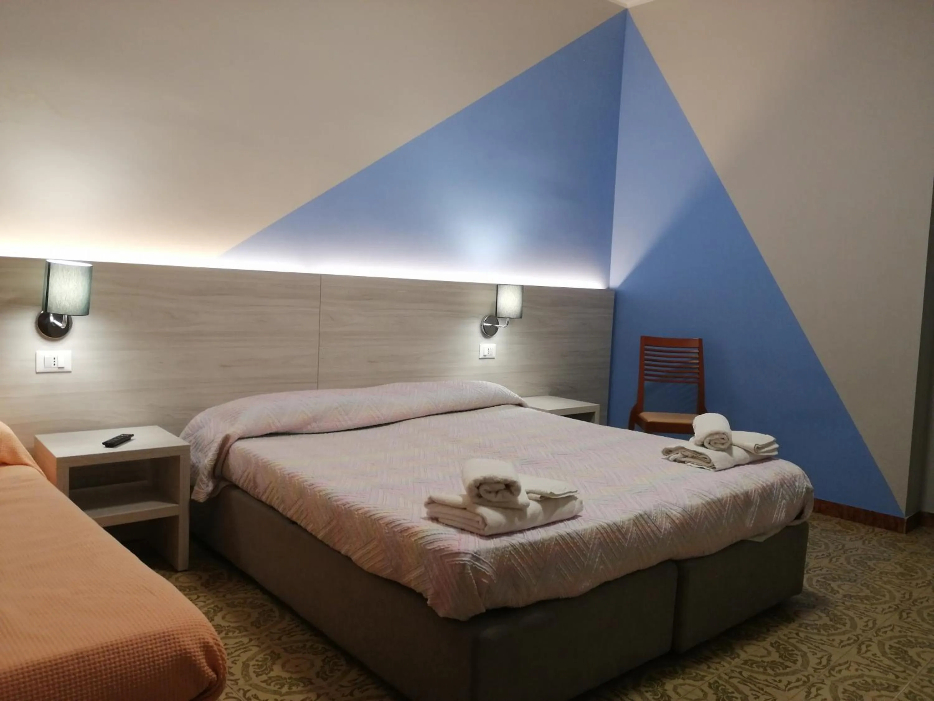 Bed in Cannone d'Oro