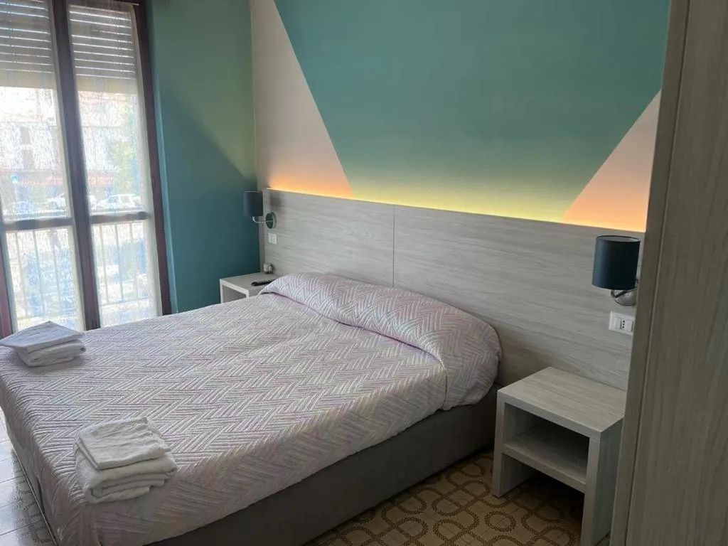 Bed in Cannone d'Oro