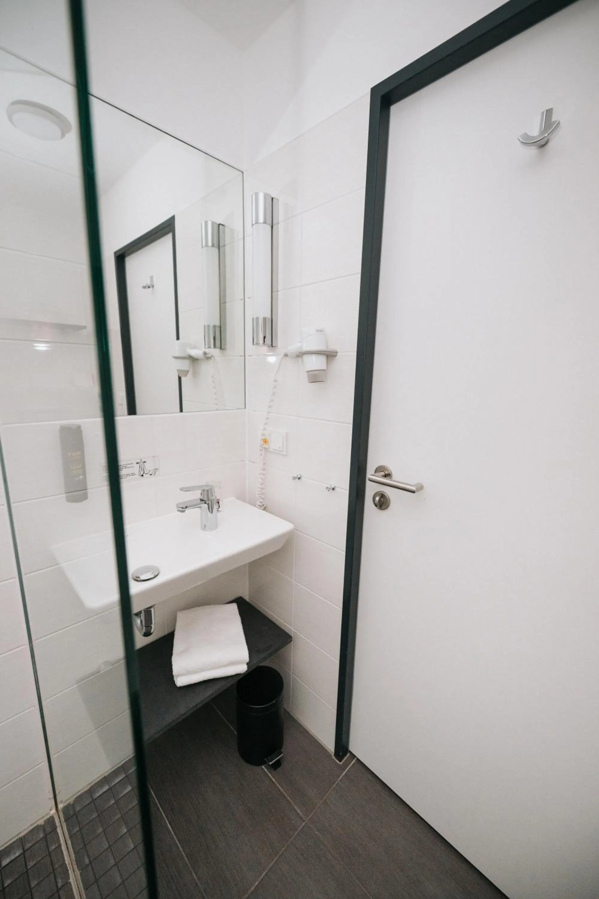 Bathroom in Coffee Fellows Hotel München-Freiham