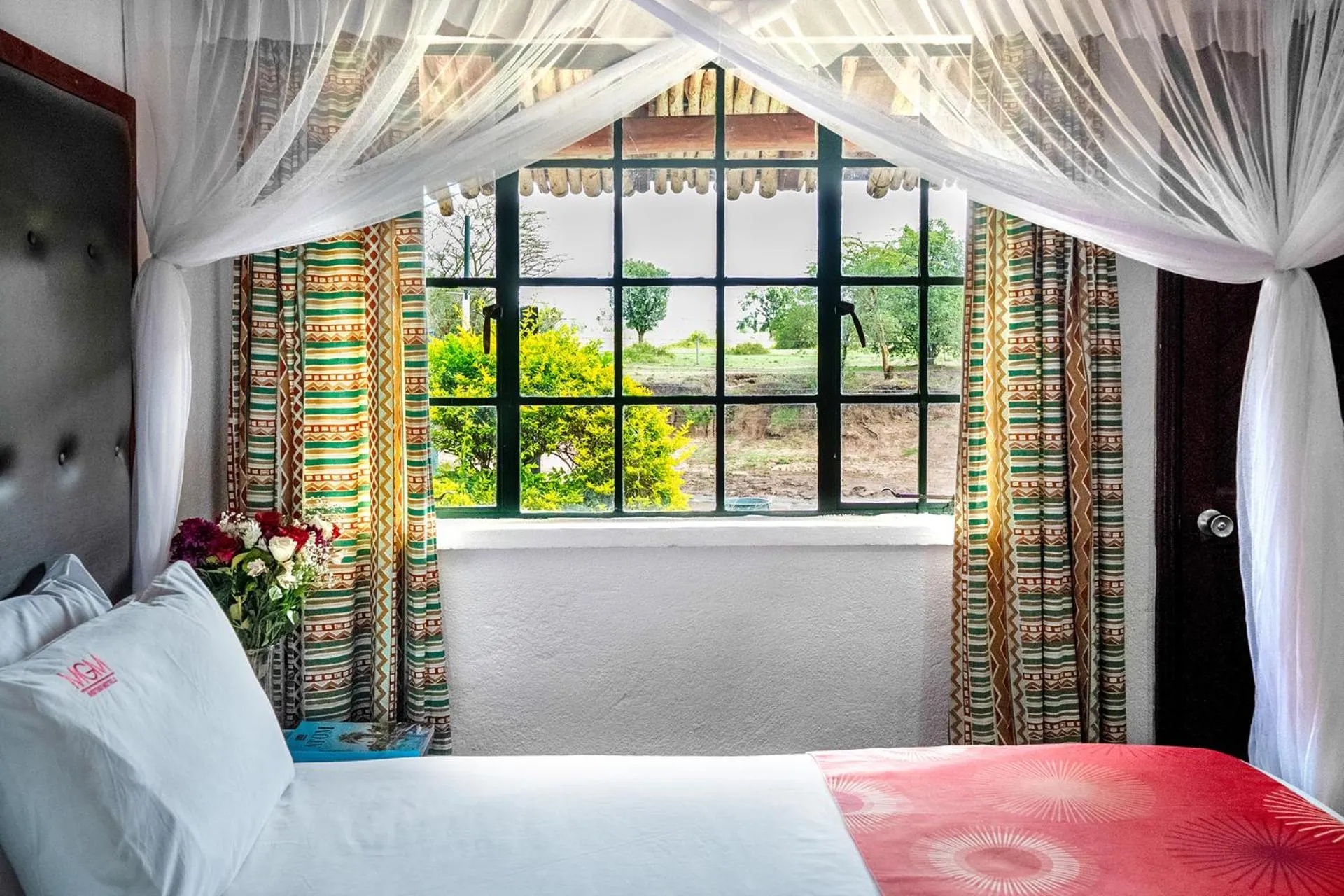 Bed in Muthu Mara River Lodge