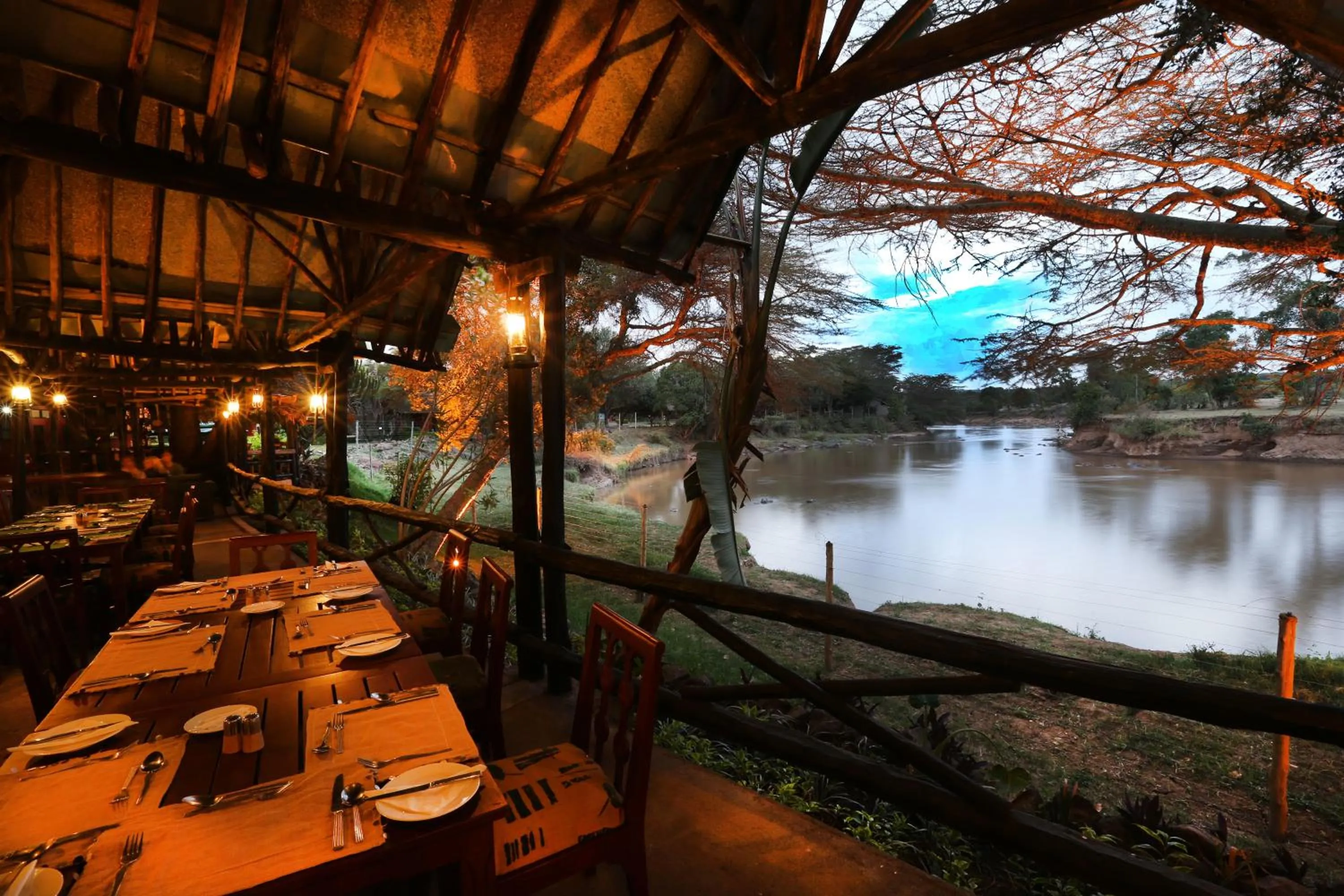 Restaurant/places to eat in Mara River Lodge
