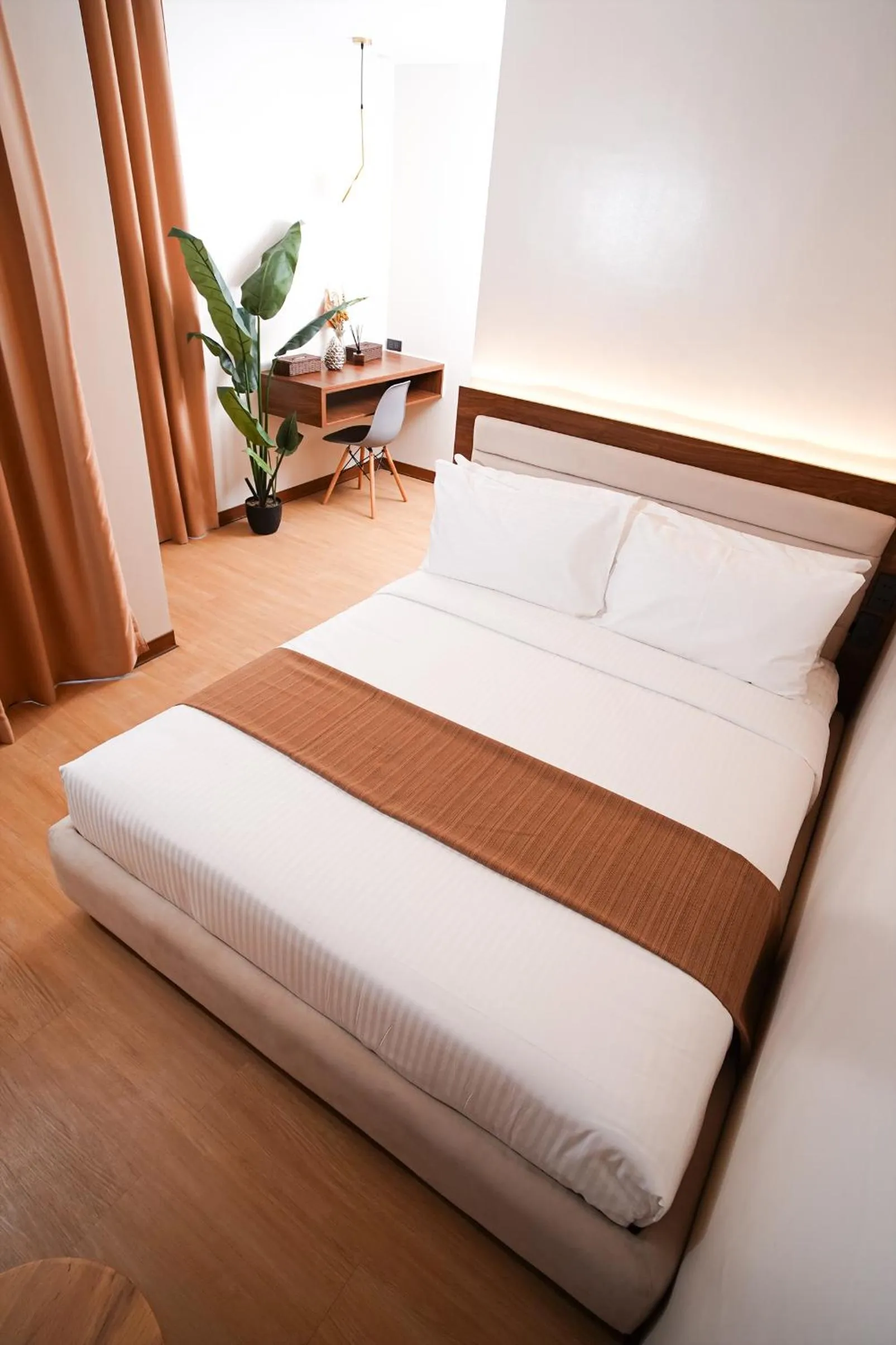 Bedroom, Bed in Gonzales Hotel