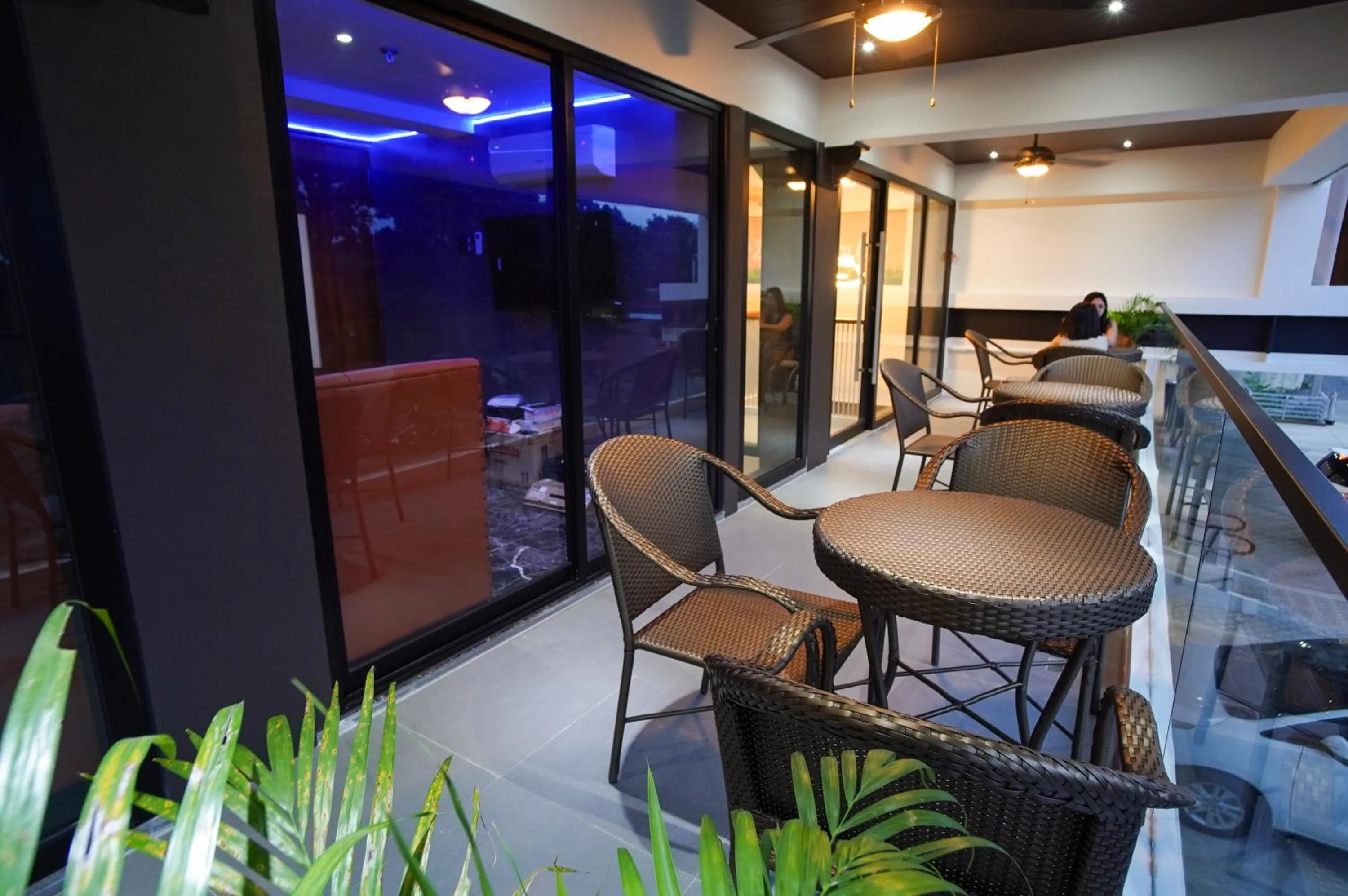 Restaurant/places to eat in Gonzales Hotel