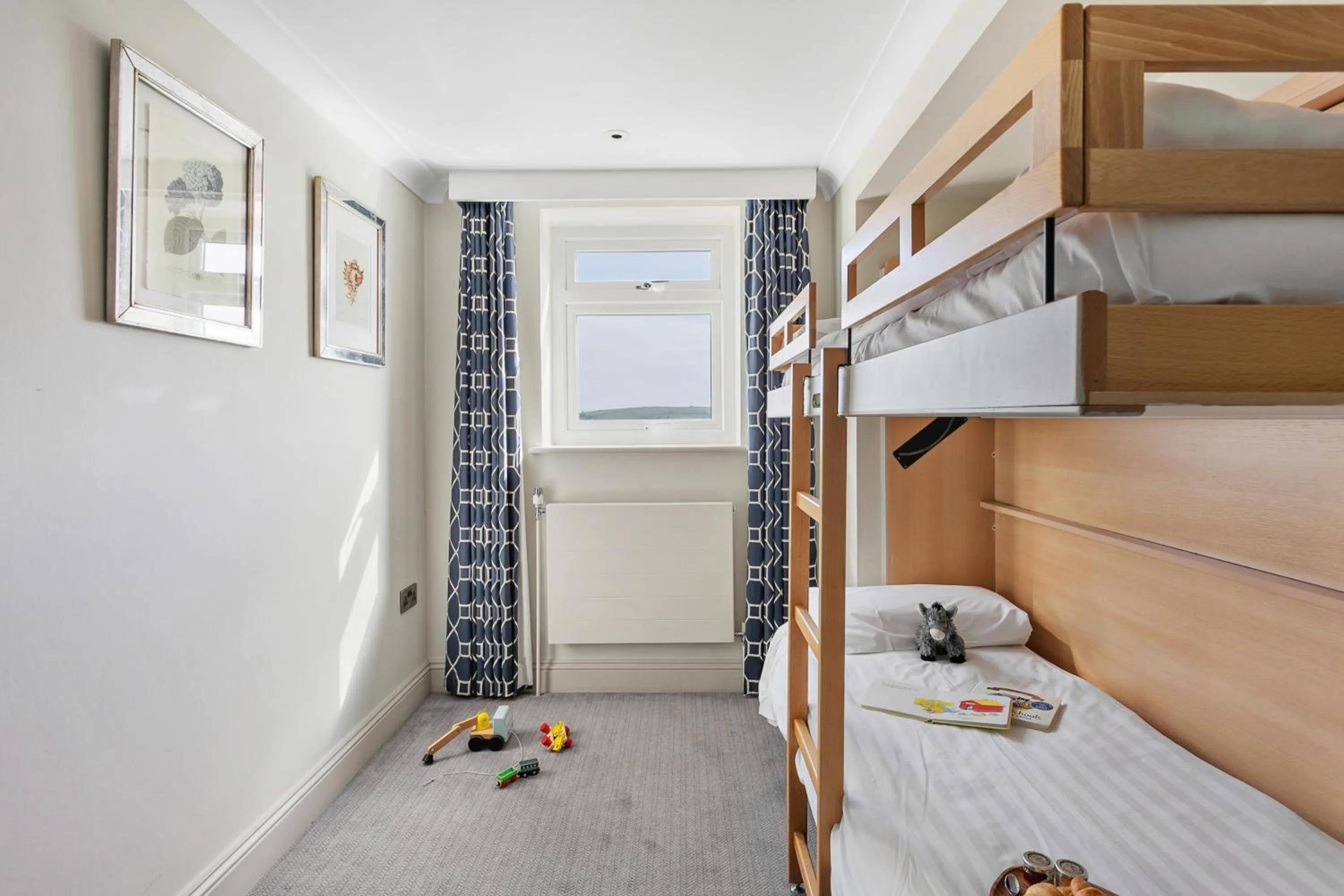 Bedroom, Bed in Thurlestone Hotel