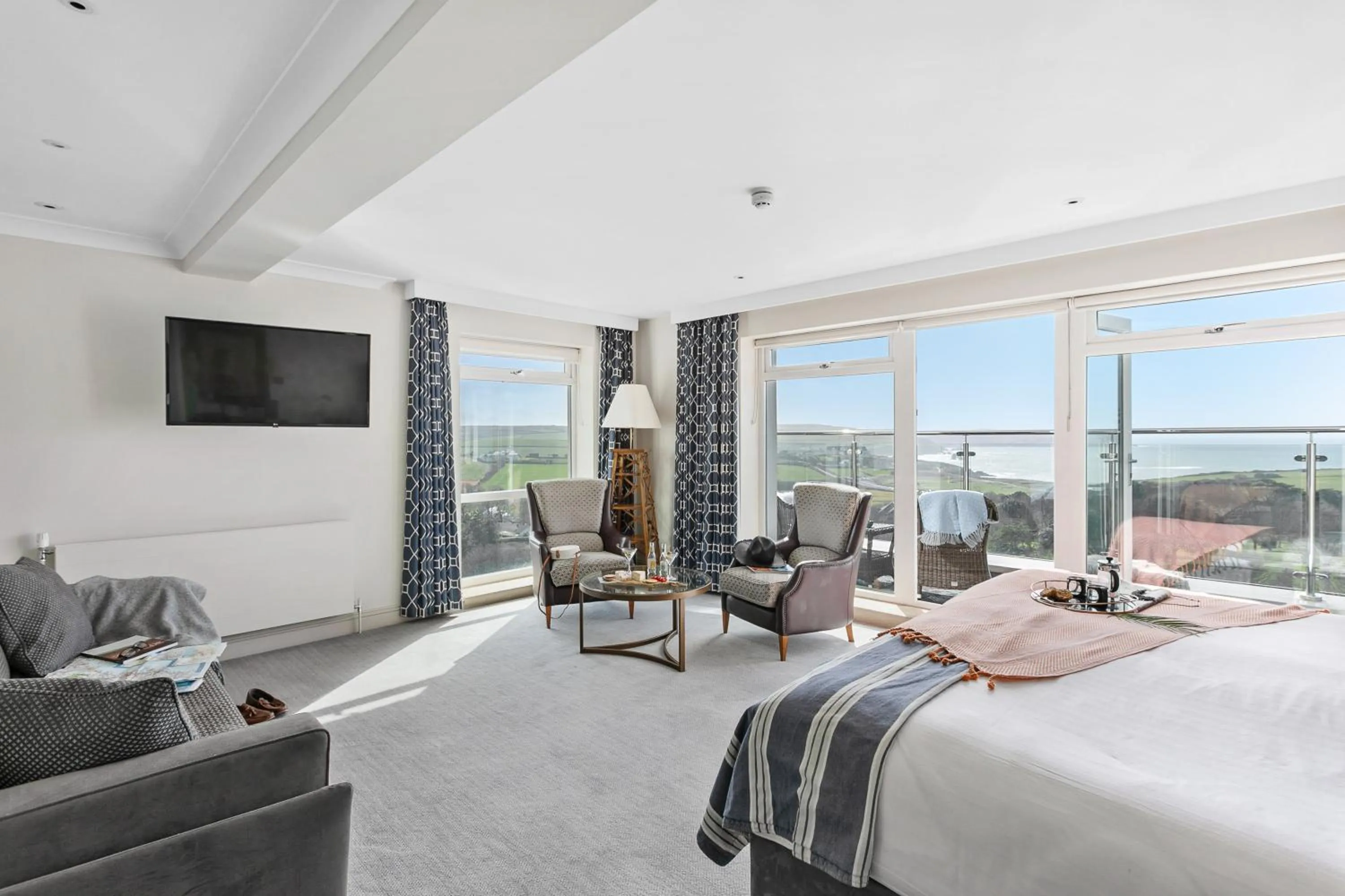 Bedroom, Bed in Thurlestone Hotel