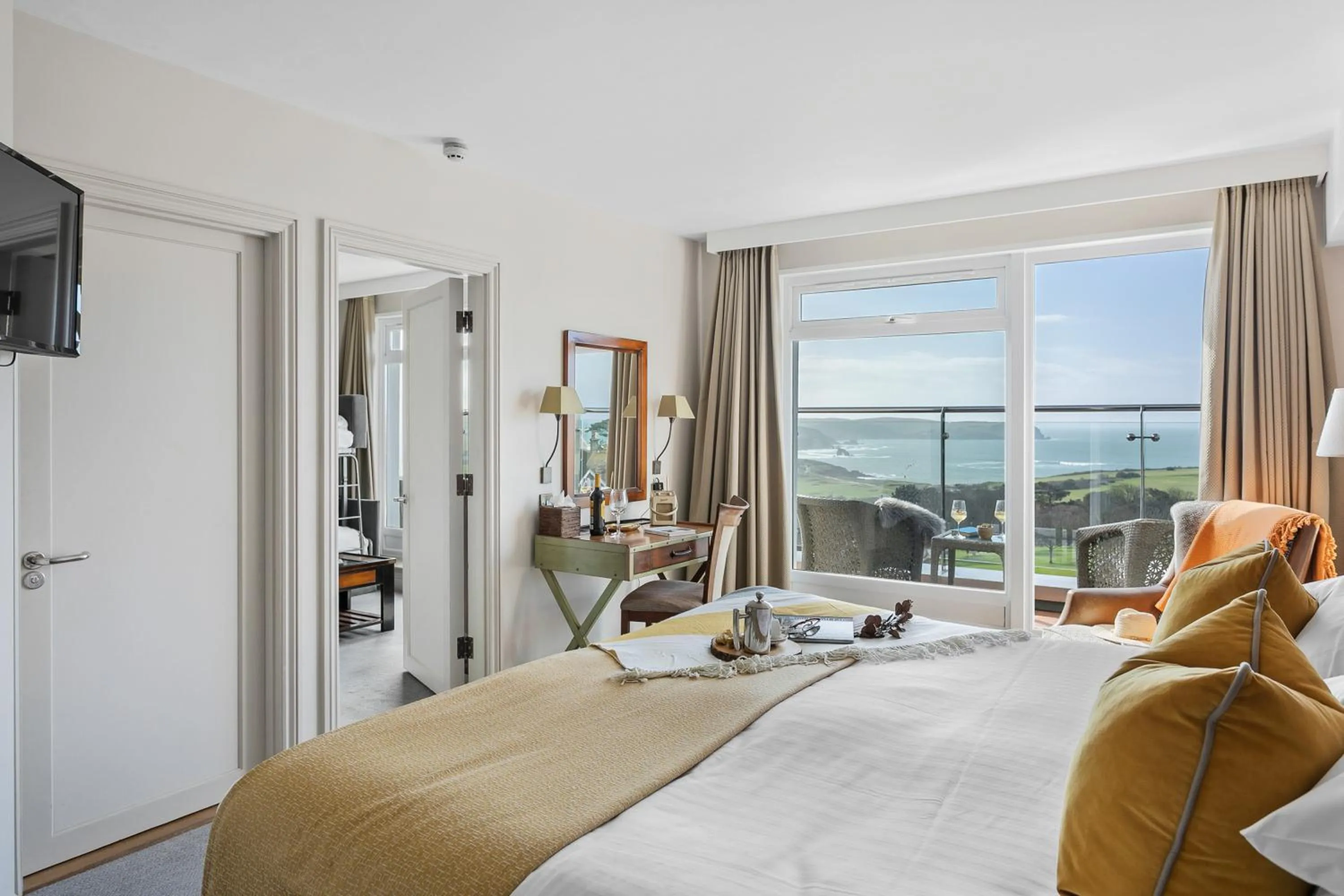 Bedroom, Bed in Thurlestone Hotel