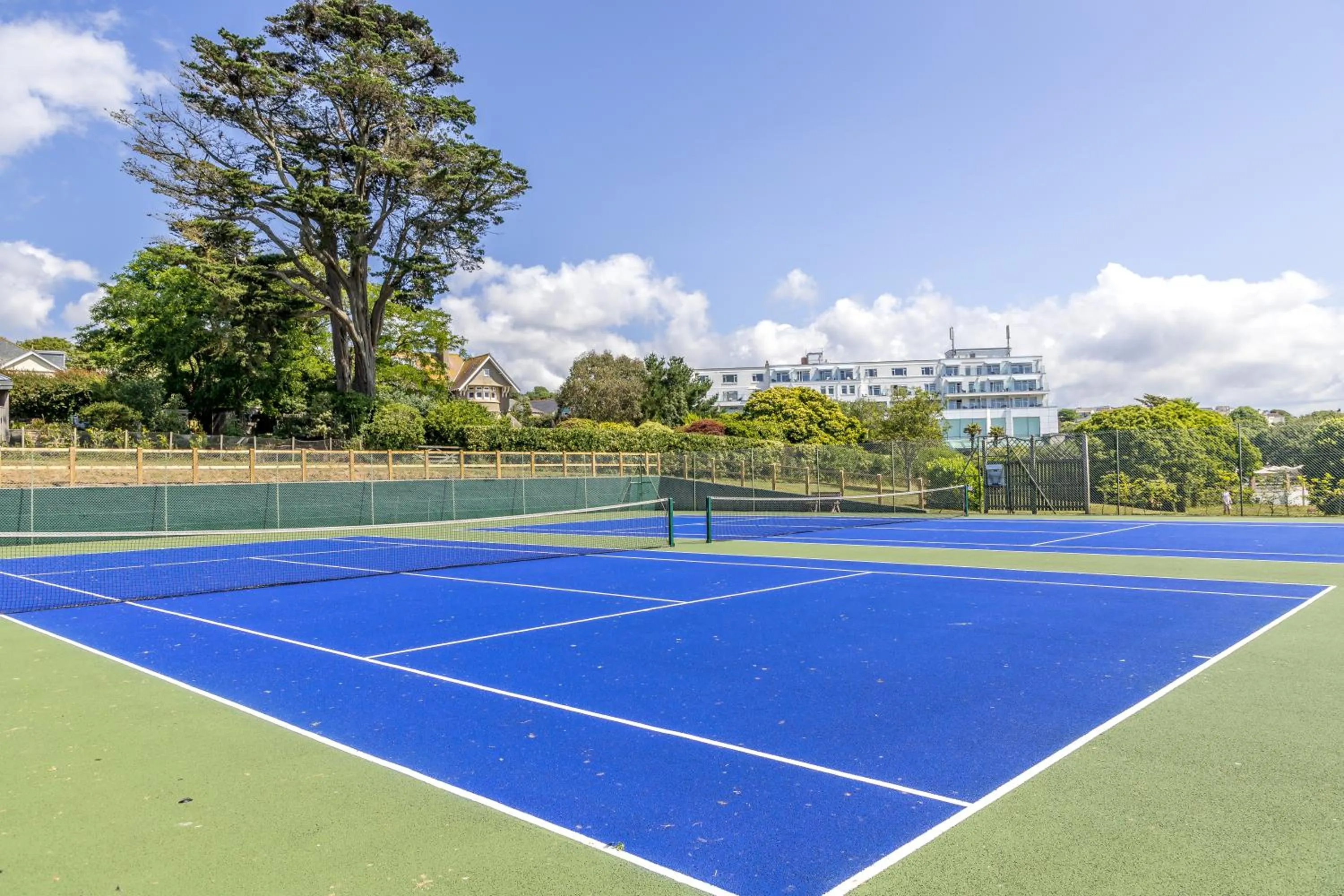 Tennis court in Thurlestone Hotel