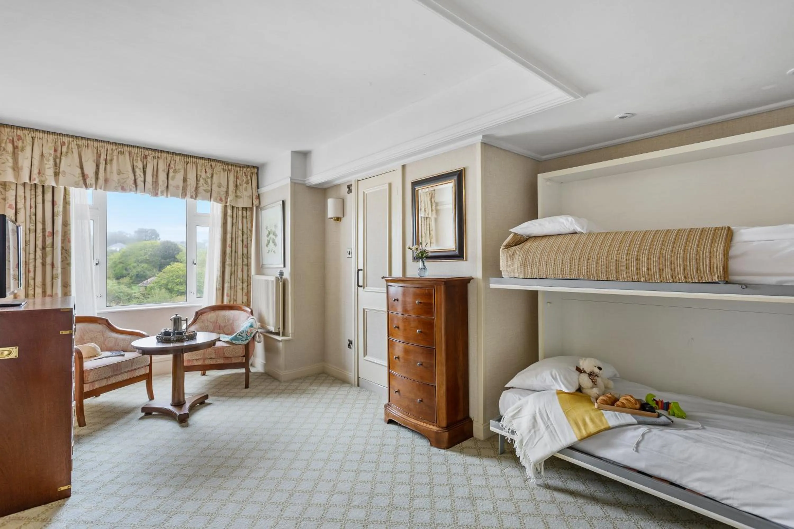 Bedroom, Bed in Thurlestone Hotel