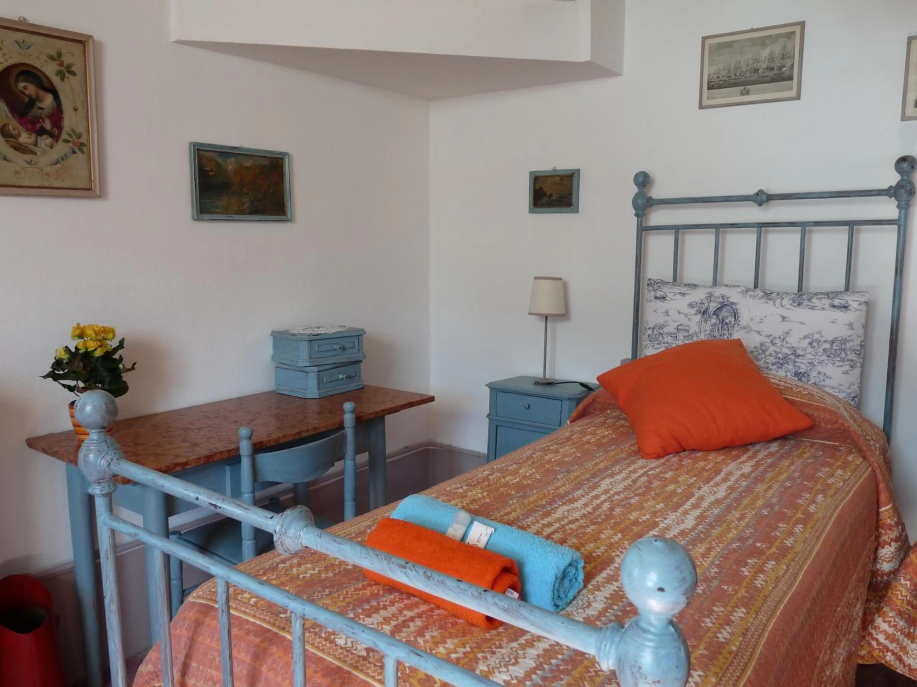 Bed in B&B "A Casa di Camilla"