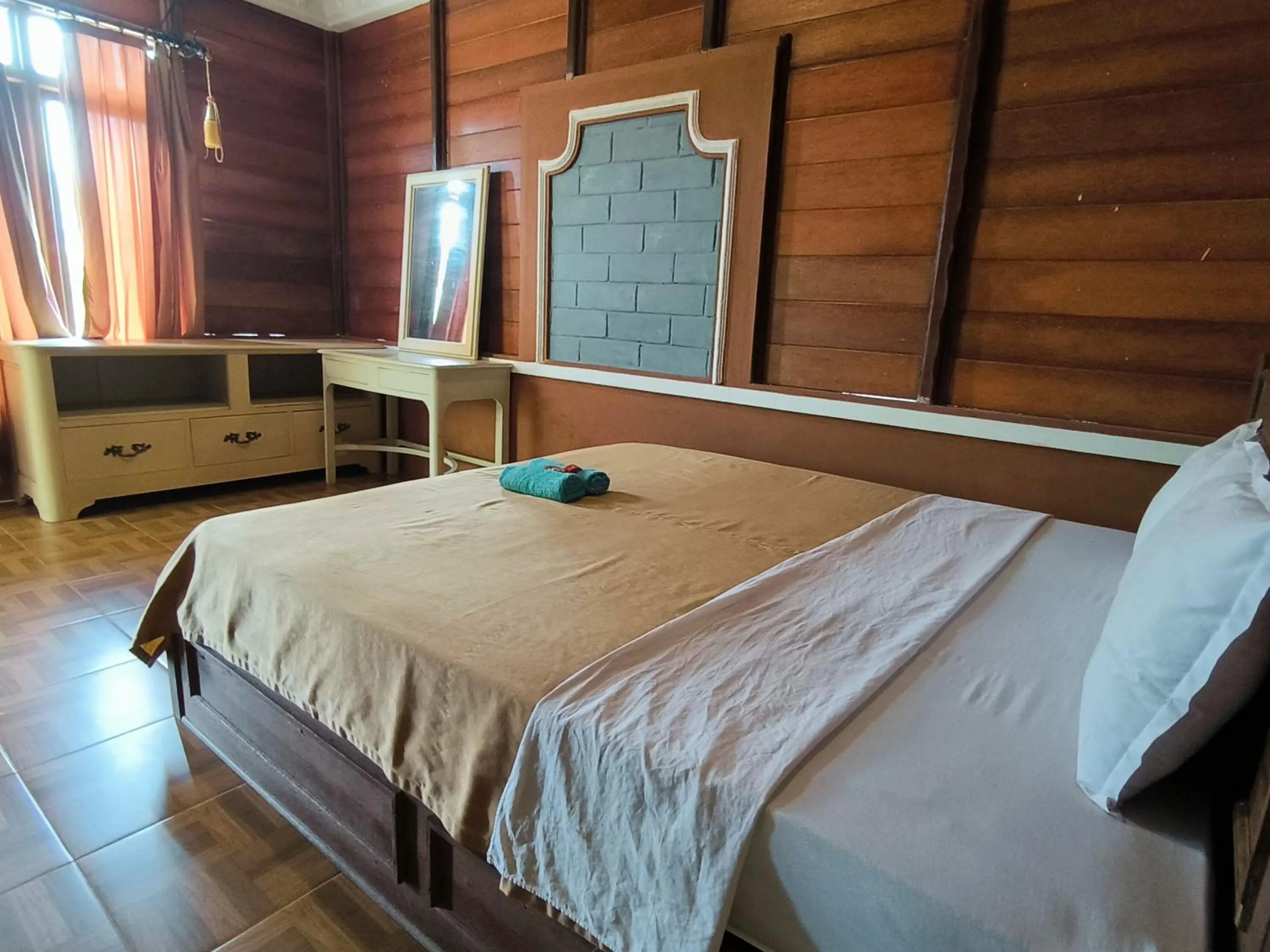 Bed in Sunrise Sea Hill Cottages