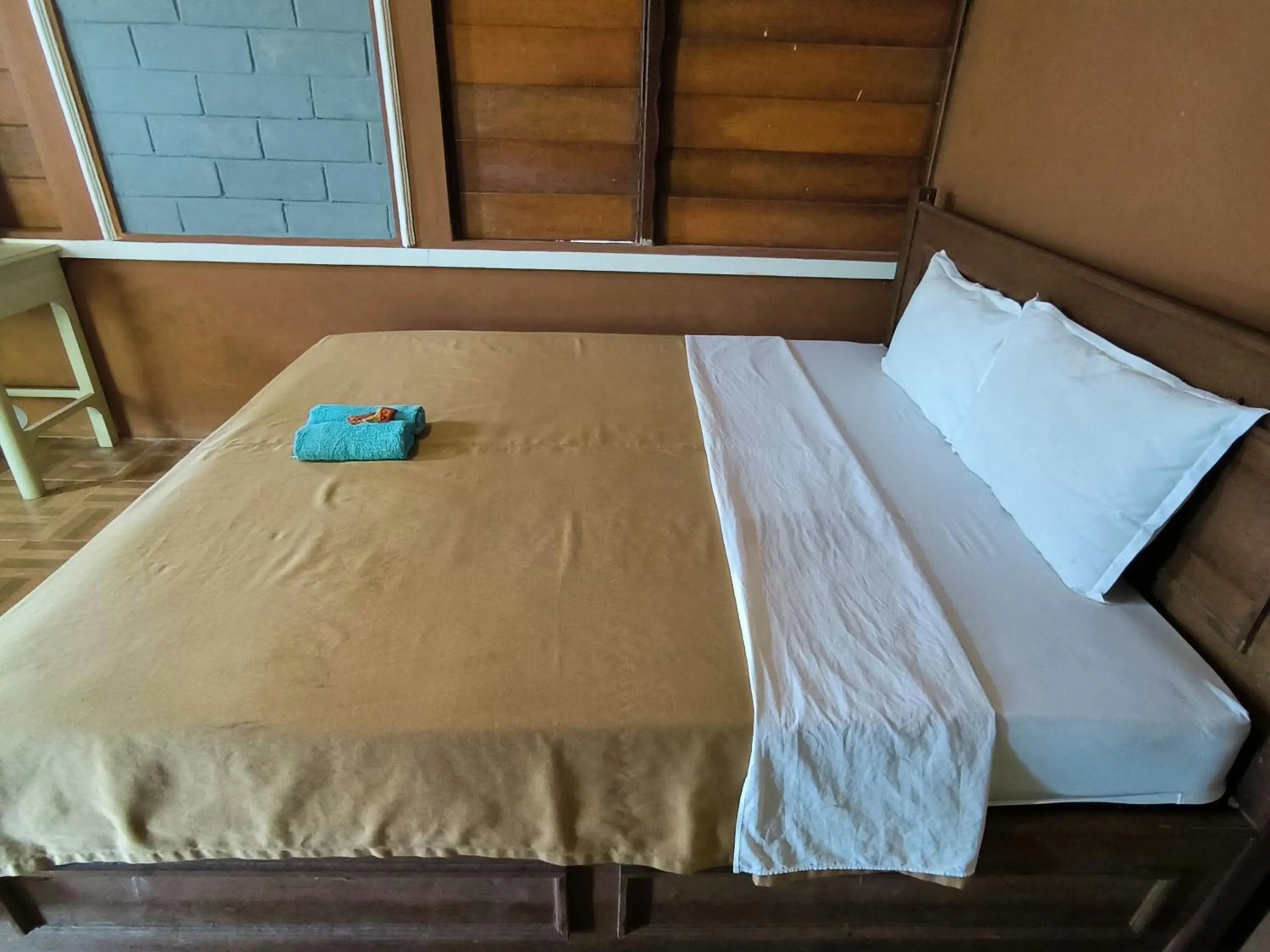 Bed in Sunrise Sea Hill Cottages