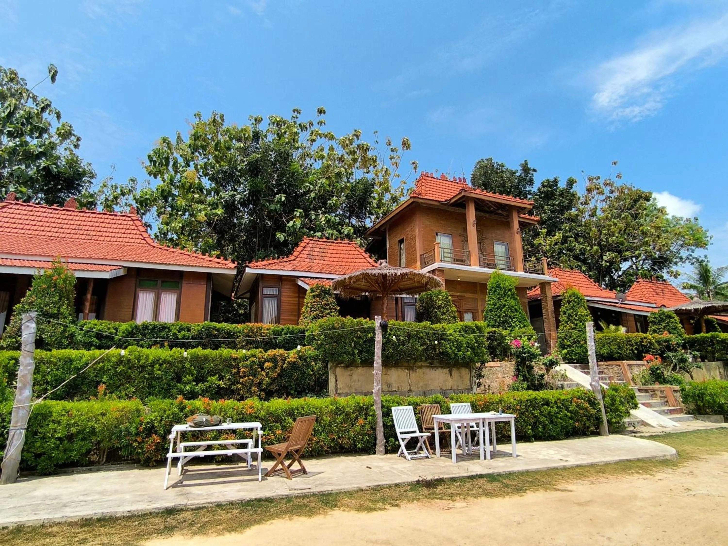 Sunrise Sea Hill Cottages