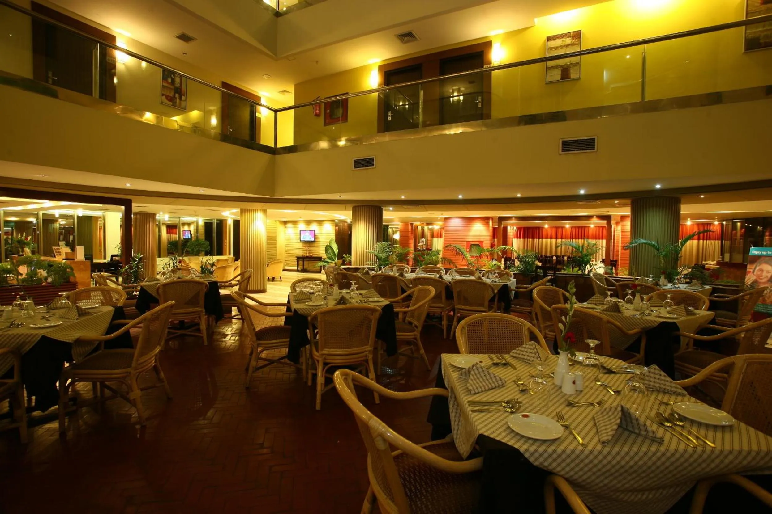 Restaurant/places to eat in Rose View Hotel