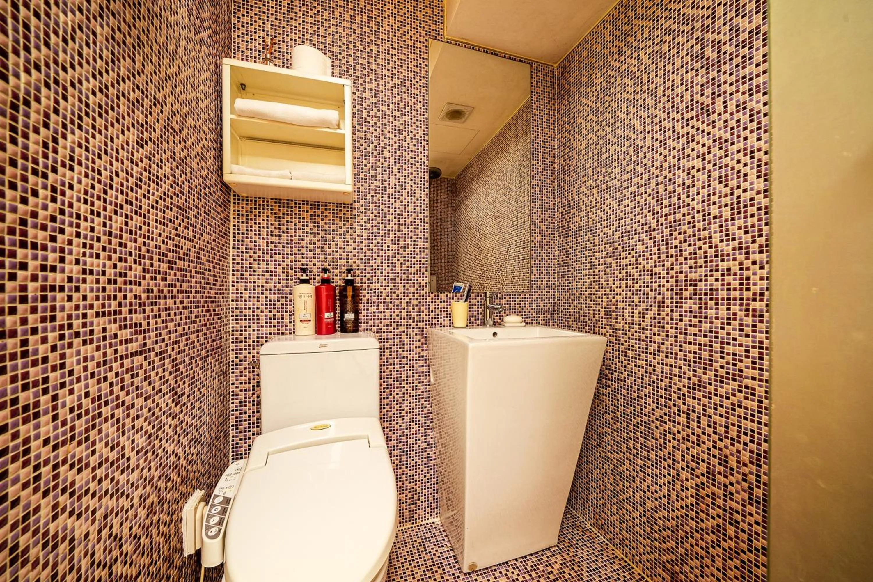 Toilet in In Hotel Seoul