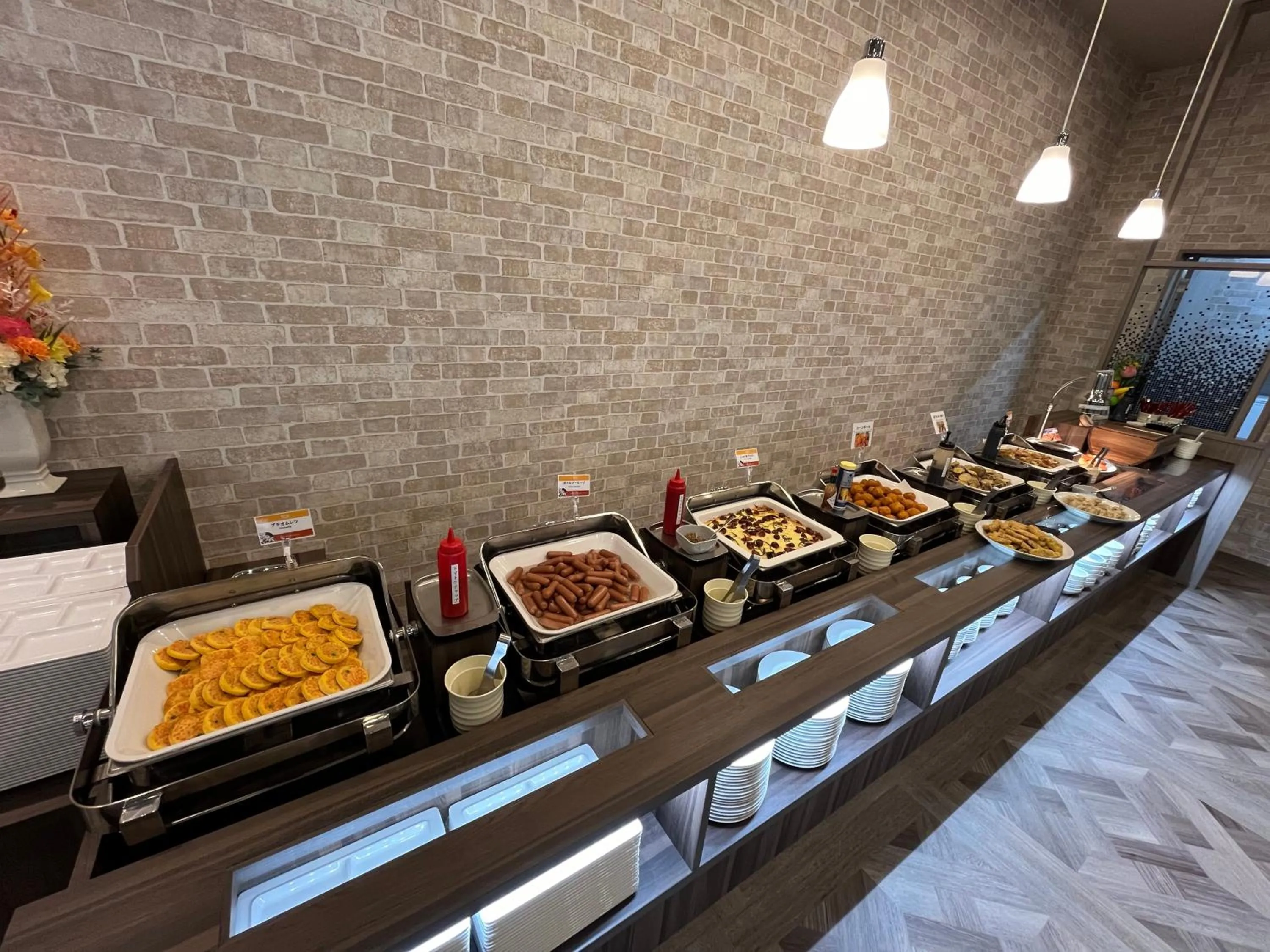 Breakfast in Hotel Route Inn Suzaka