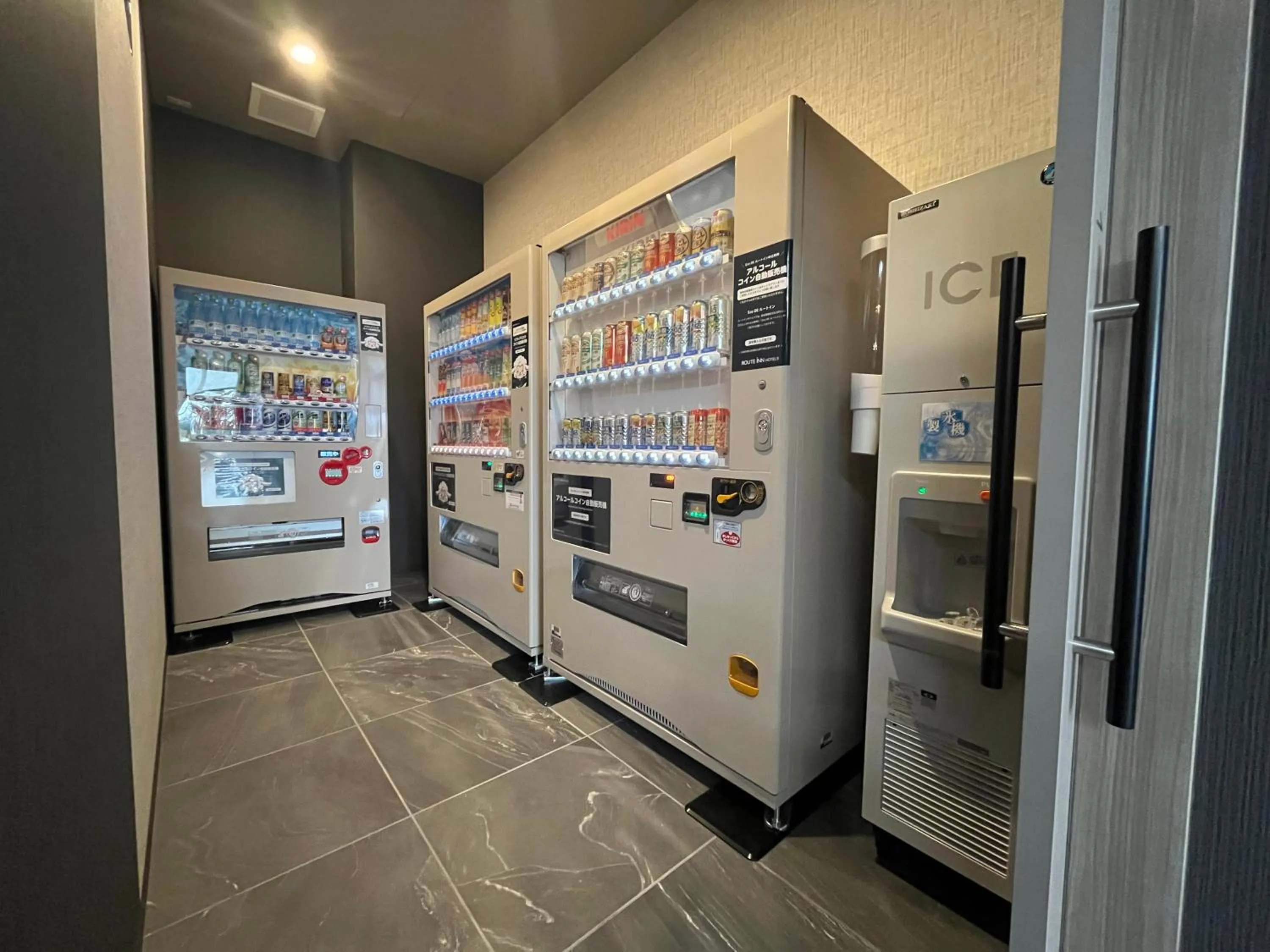 vending machine in Hotel Route Inn Suzaka