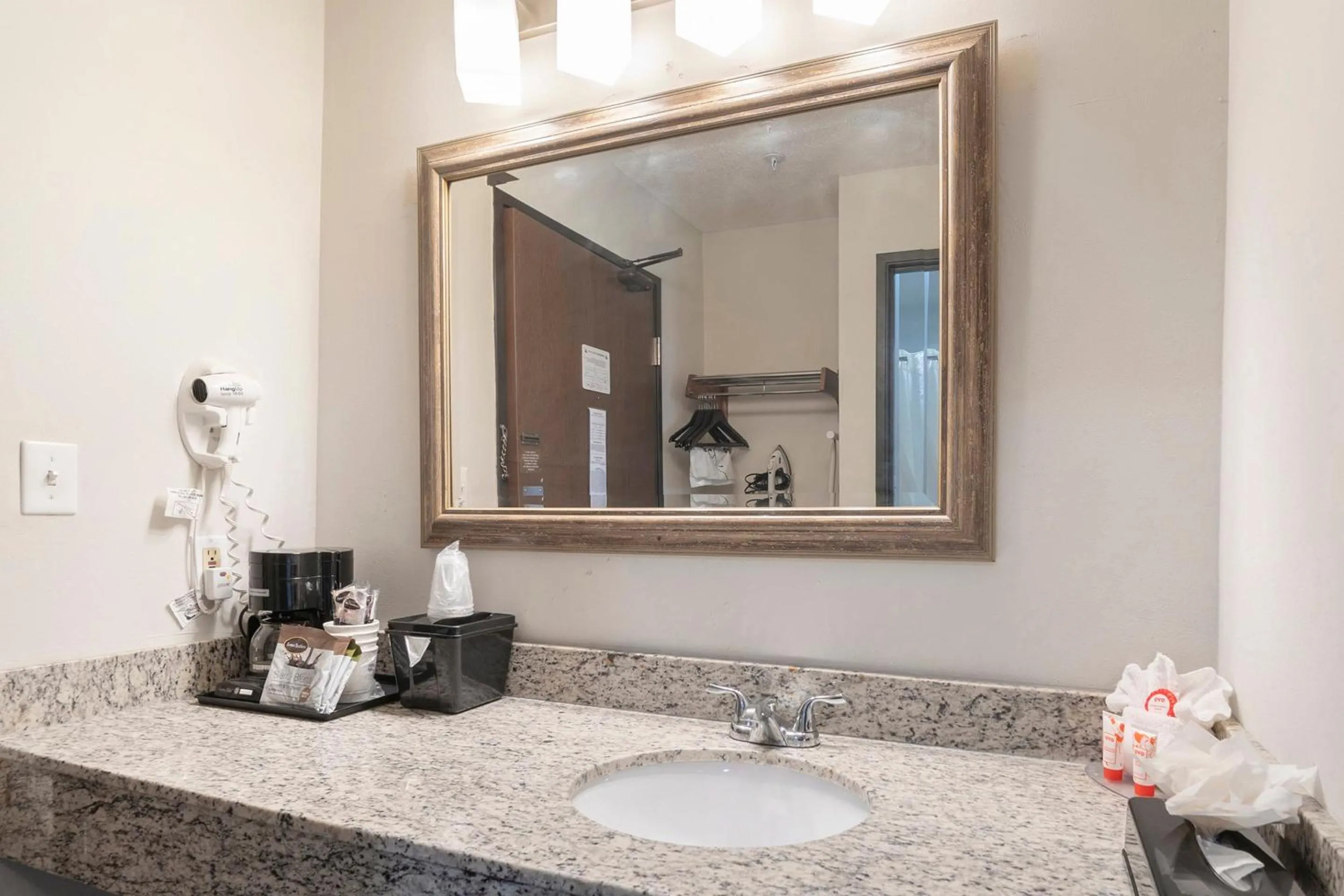 Bathroom in OYO Townhouse Houston Airport North