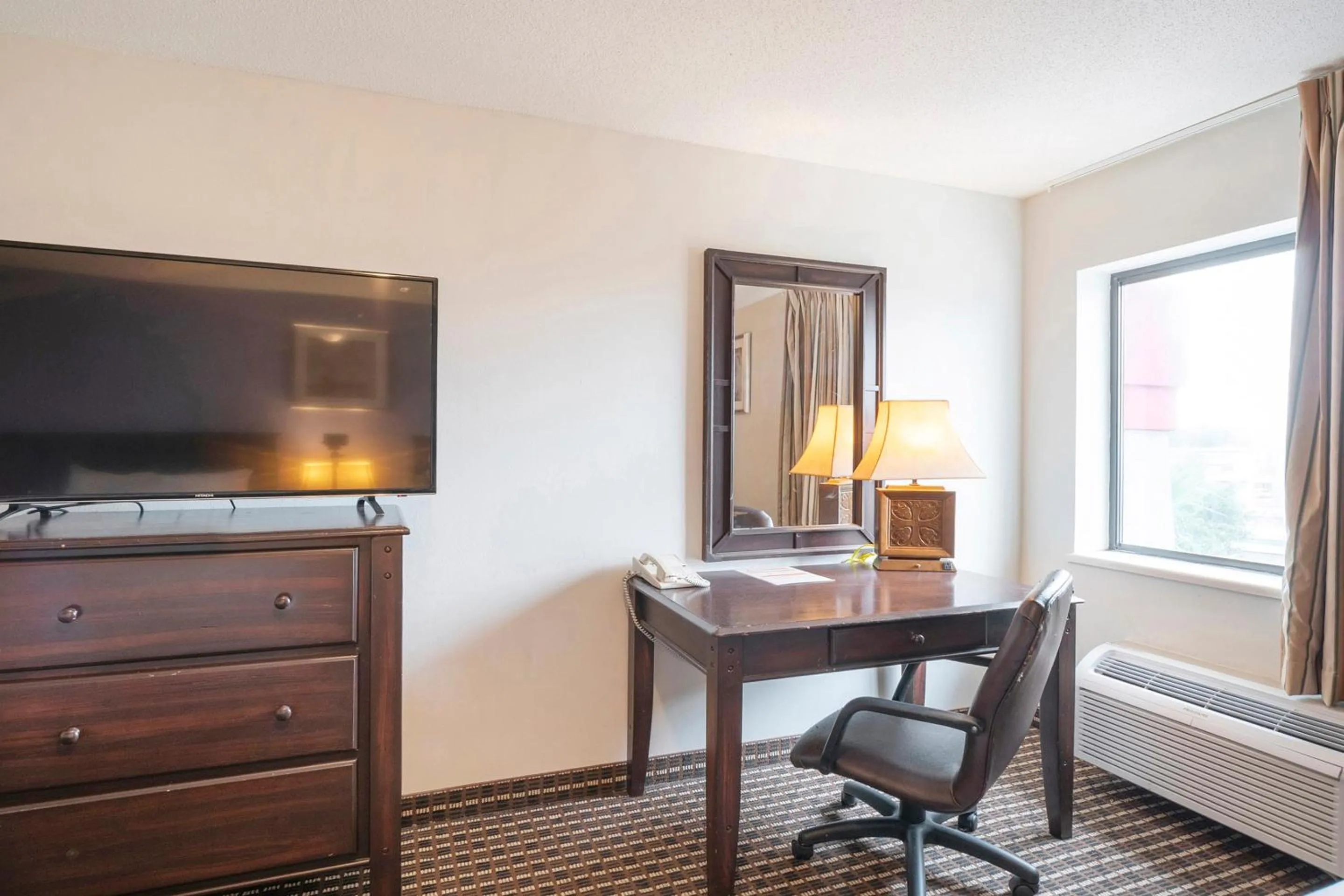 Bedroom in OYO Townhouse Houston Airport North