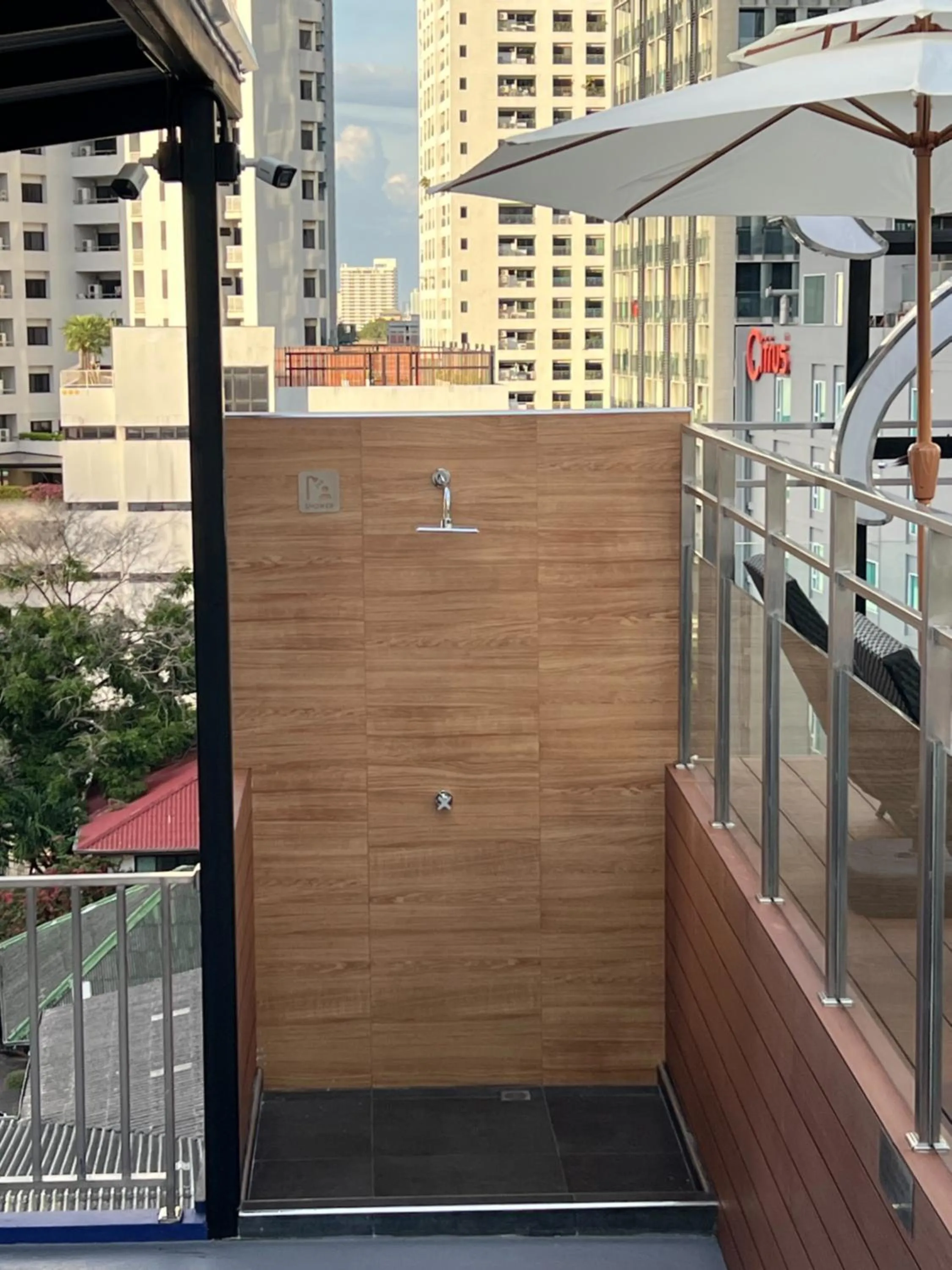 Shower in Emiri Hotel - Nana Bangkok