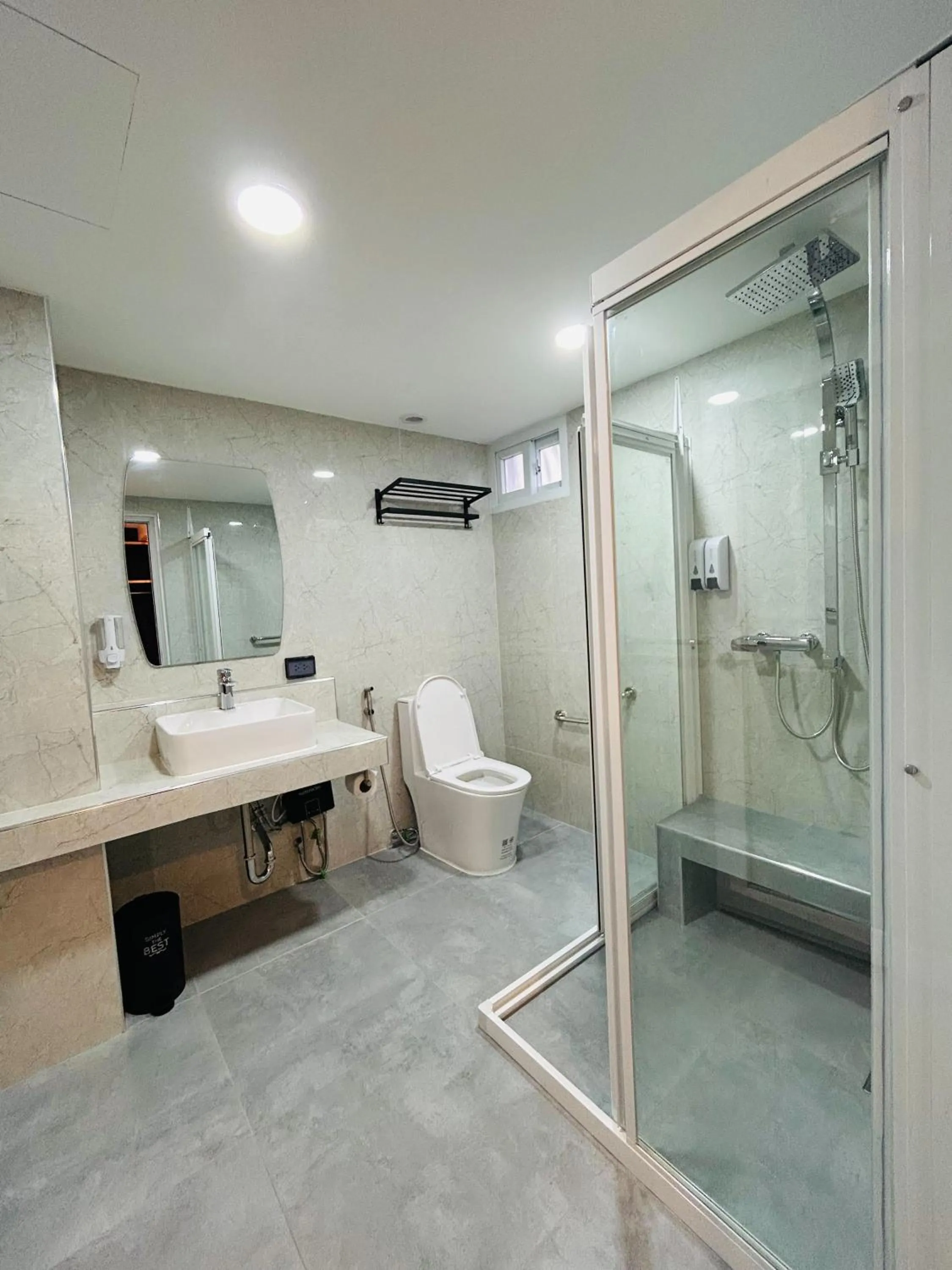 Shower in Emiri Hotel - Nana Bangkok