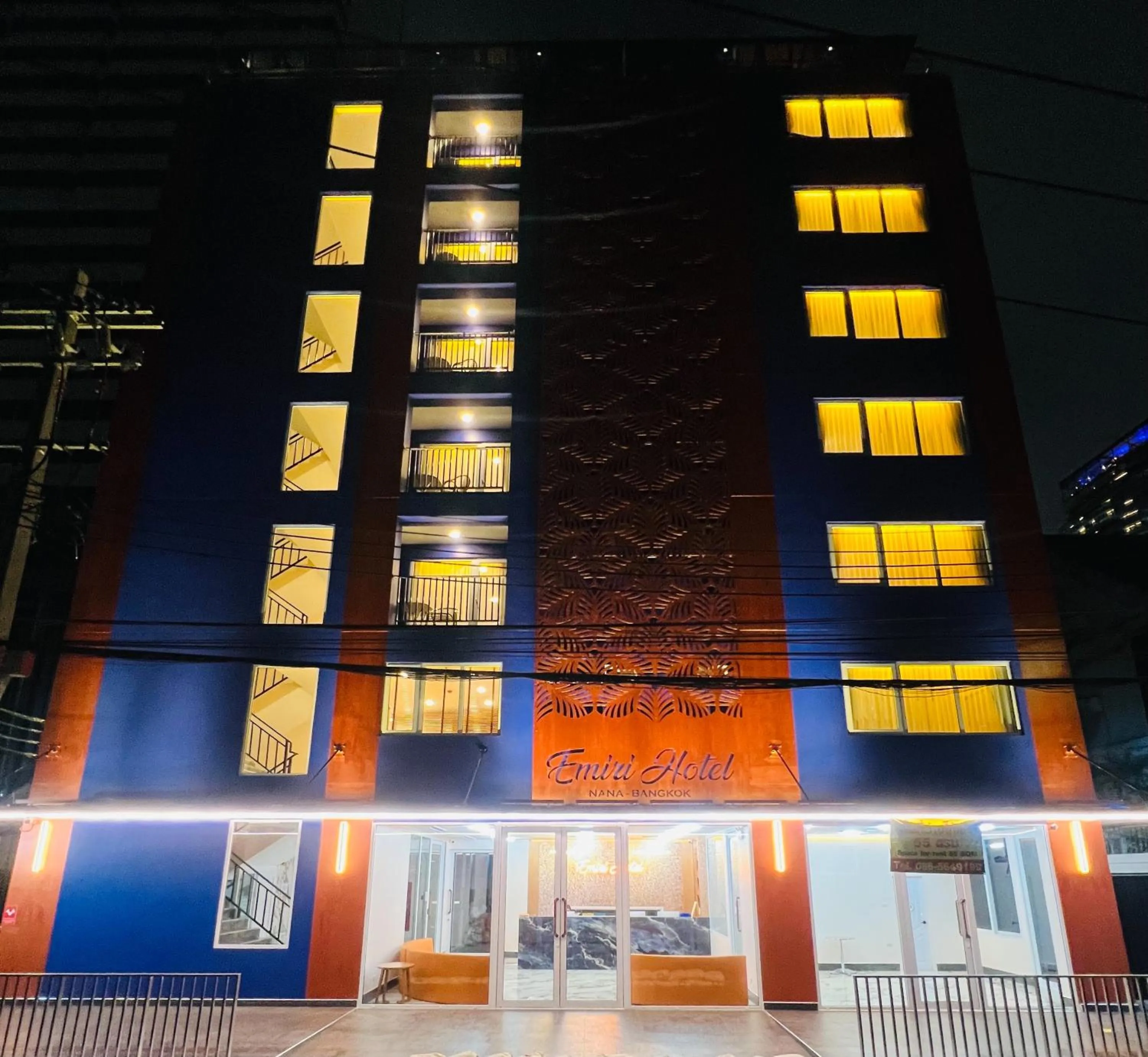 Property building in Emiri Hotel - Nana Bangkok