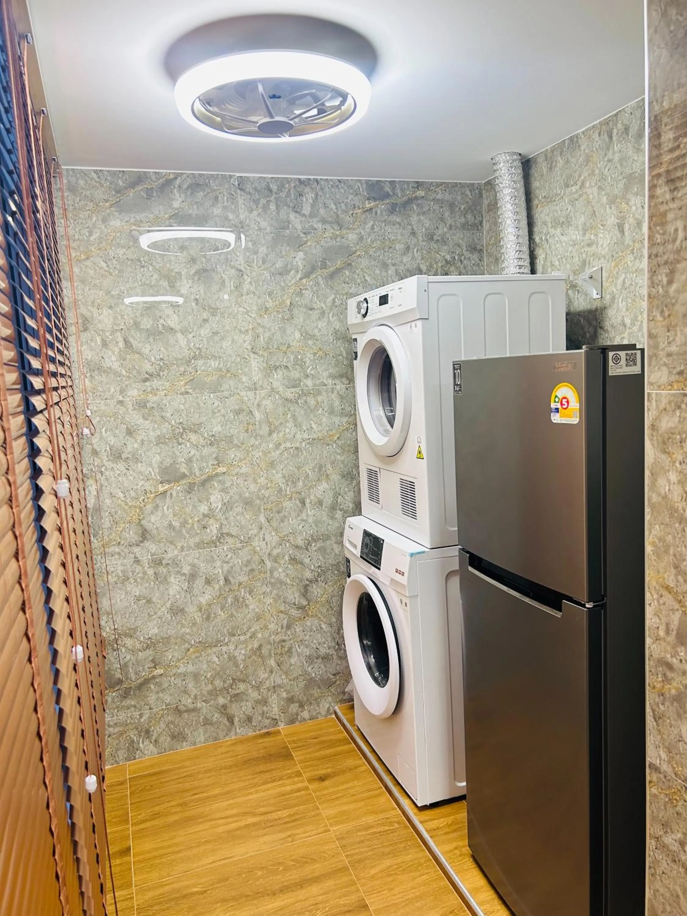 Kitchen or kitchenette in Emiri Hotel - Nana Bangkok