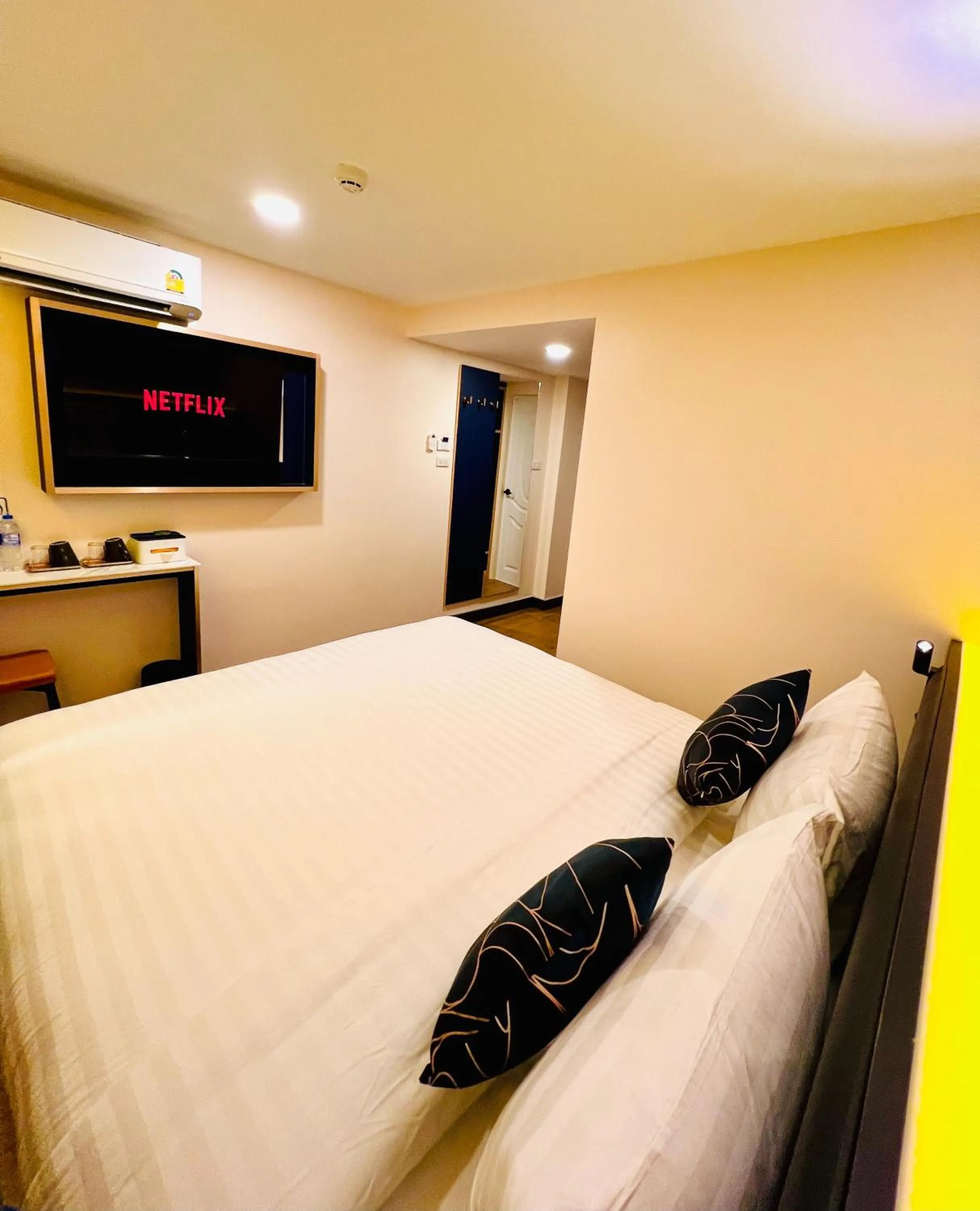 Bedroom, Bed in Emiri Hotel - Nana Bangkok