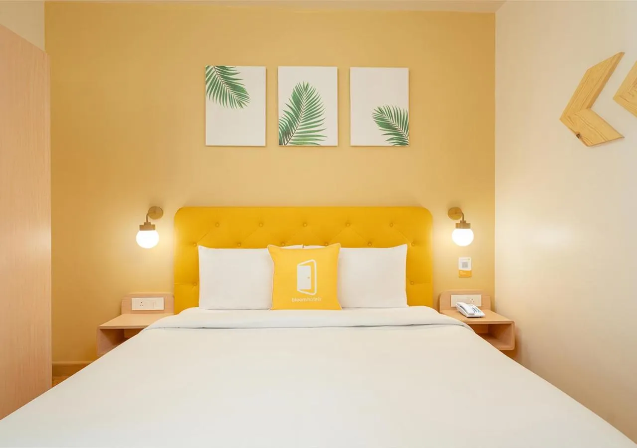 Photo of the whole room, Bed in Bloom Hotel - Jayanagar