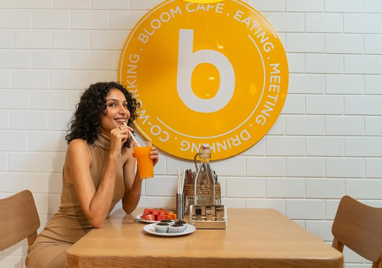 Restaurant/places to eat in Bloom Hotel - Jayanagar