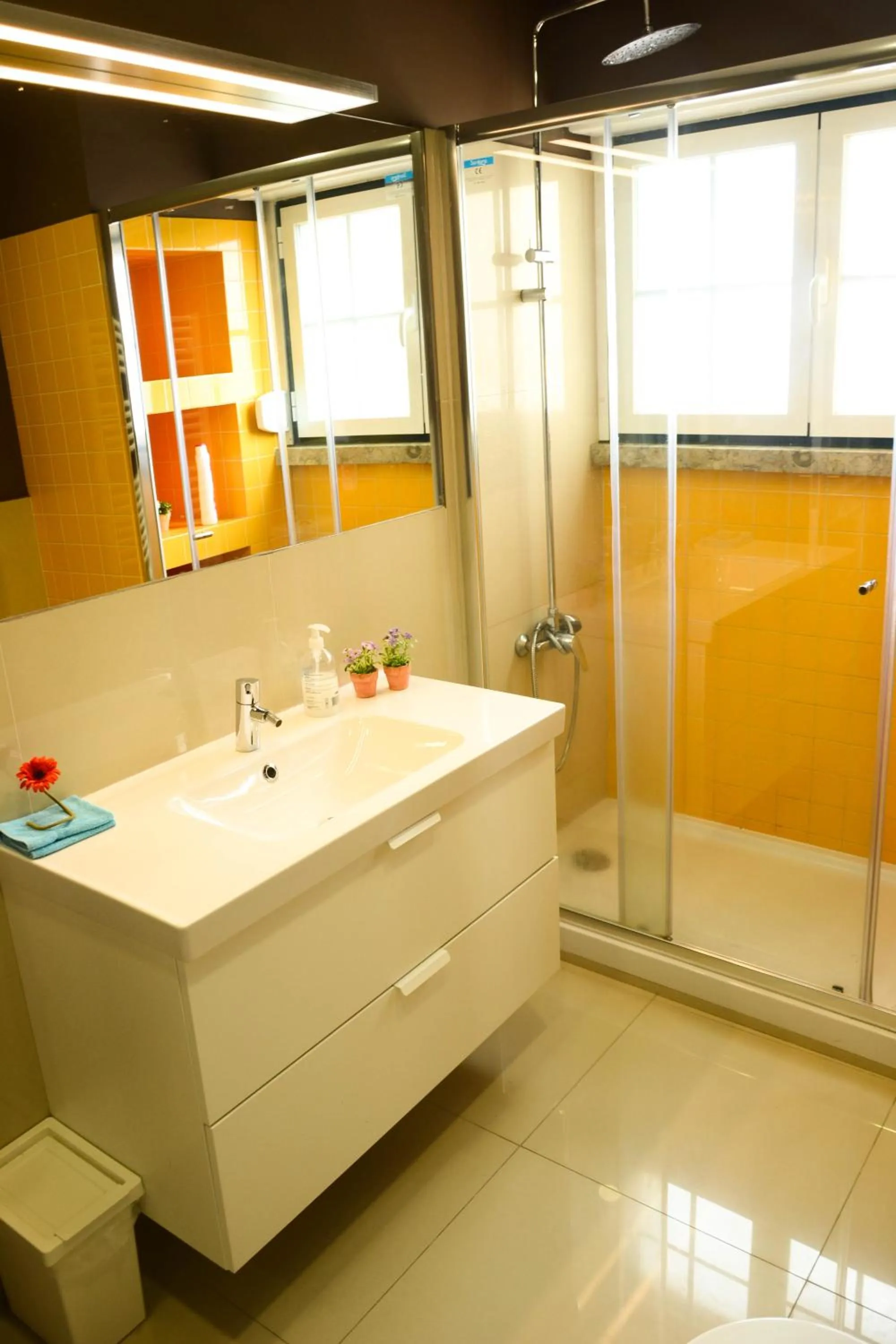 Bathroom in Alvalade II Airport Guest House