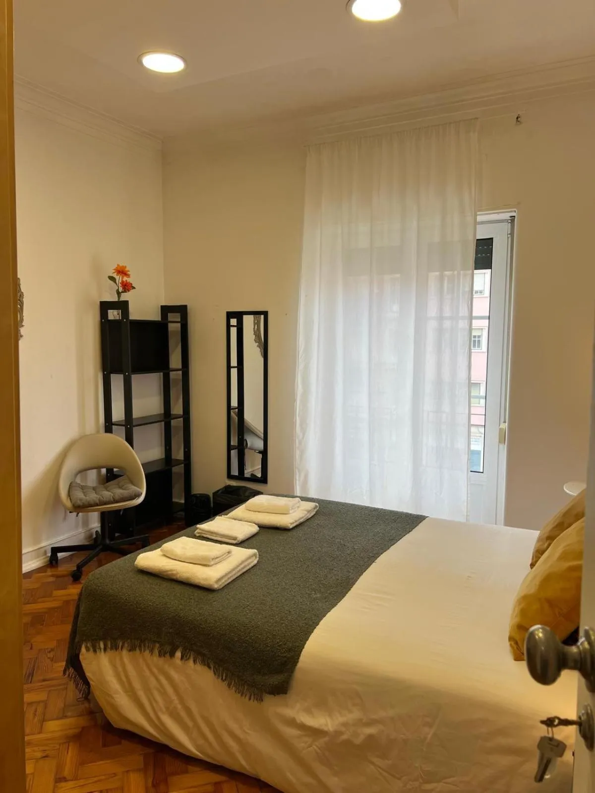 Bedroom, Bed in Alvalade II Airport Guest House