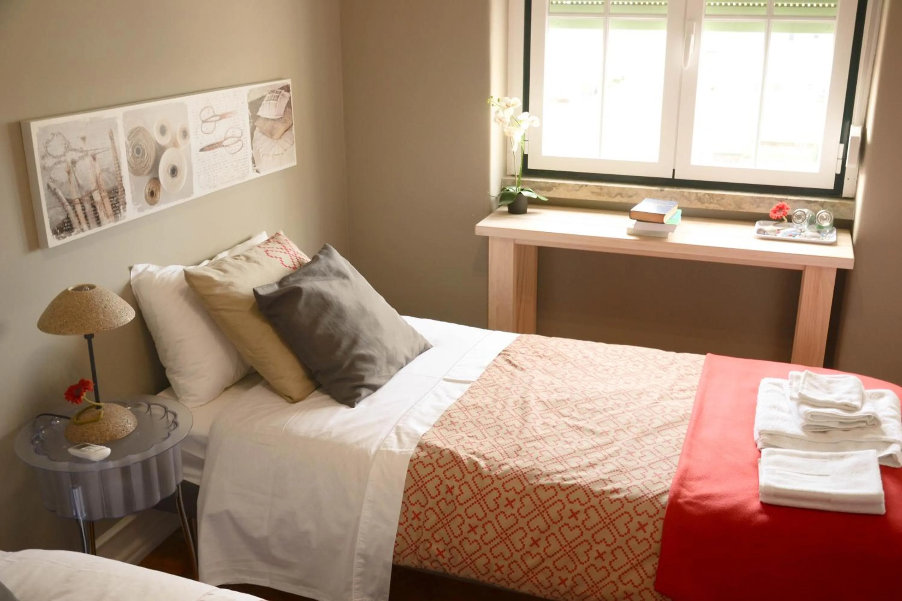 Bedroom in Alvalade II Airport Guest House