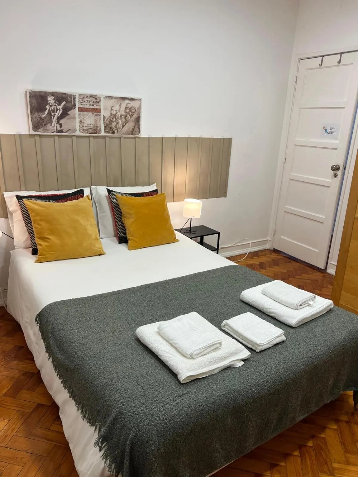 Photo of the whole room, Bed in Alvalade II Airport Guest House