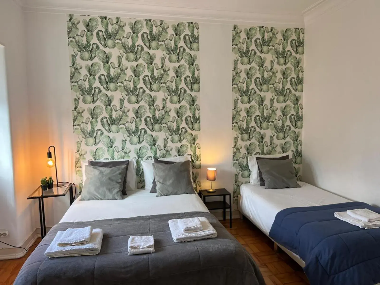 Family Room with Shared Bathroom in Alvalade II Airport Guest House Family Room with Shared Bathroom in Alvalade II Airport Guest House