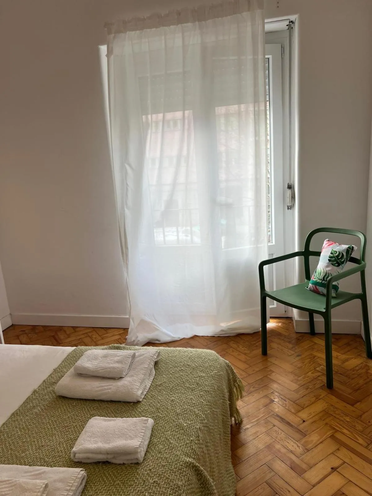 Photo of the whole room, Bed in Alvalade II Airport Guest House