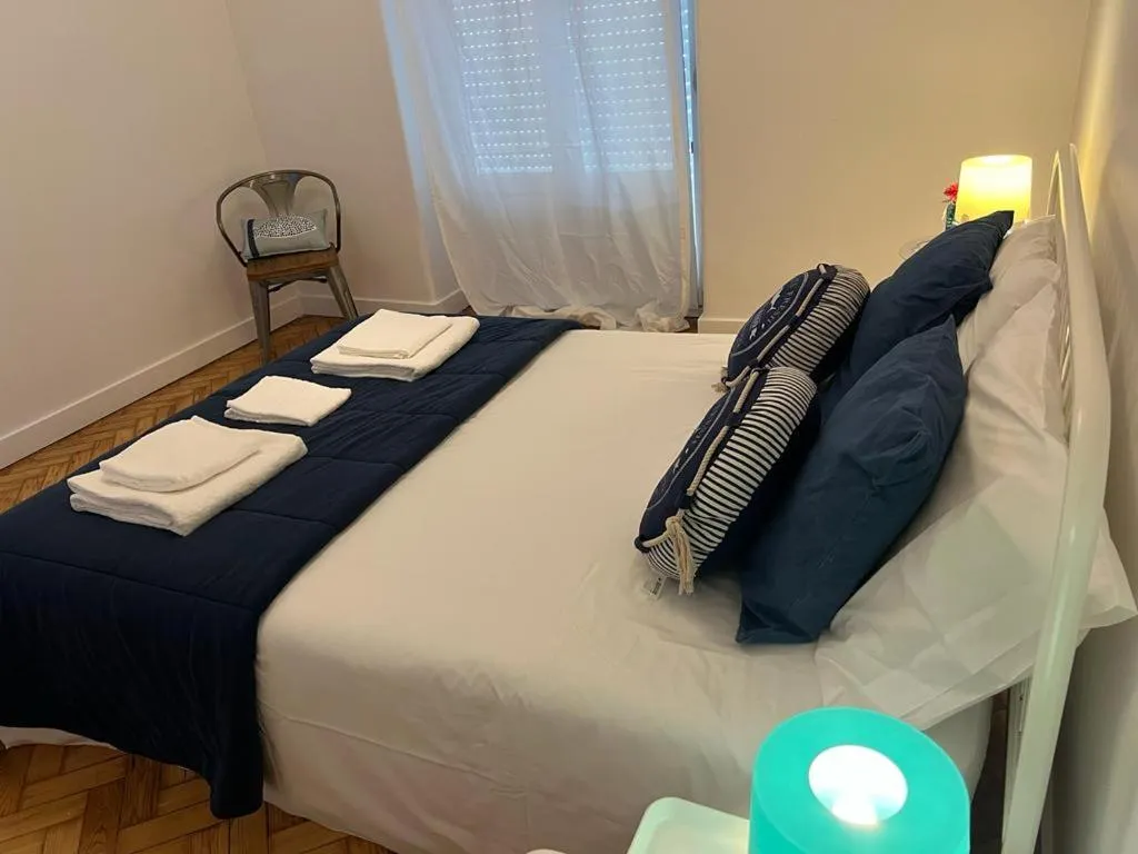 Bed in Alvalade II Airport Guest House