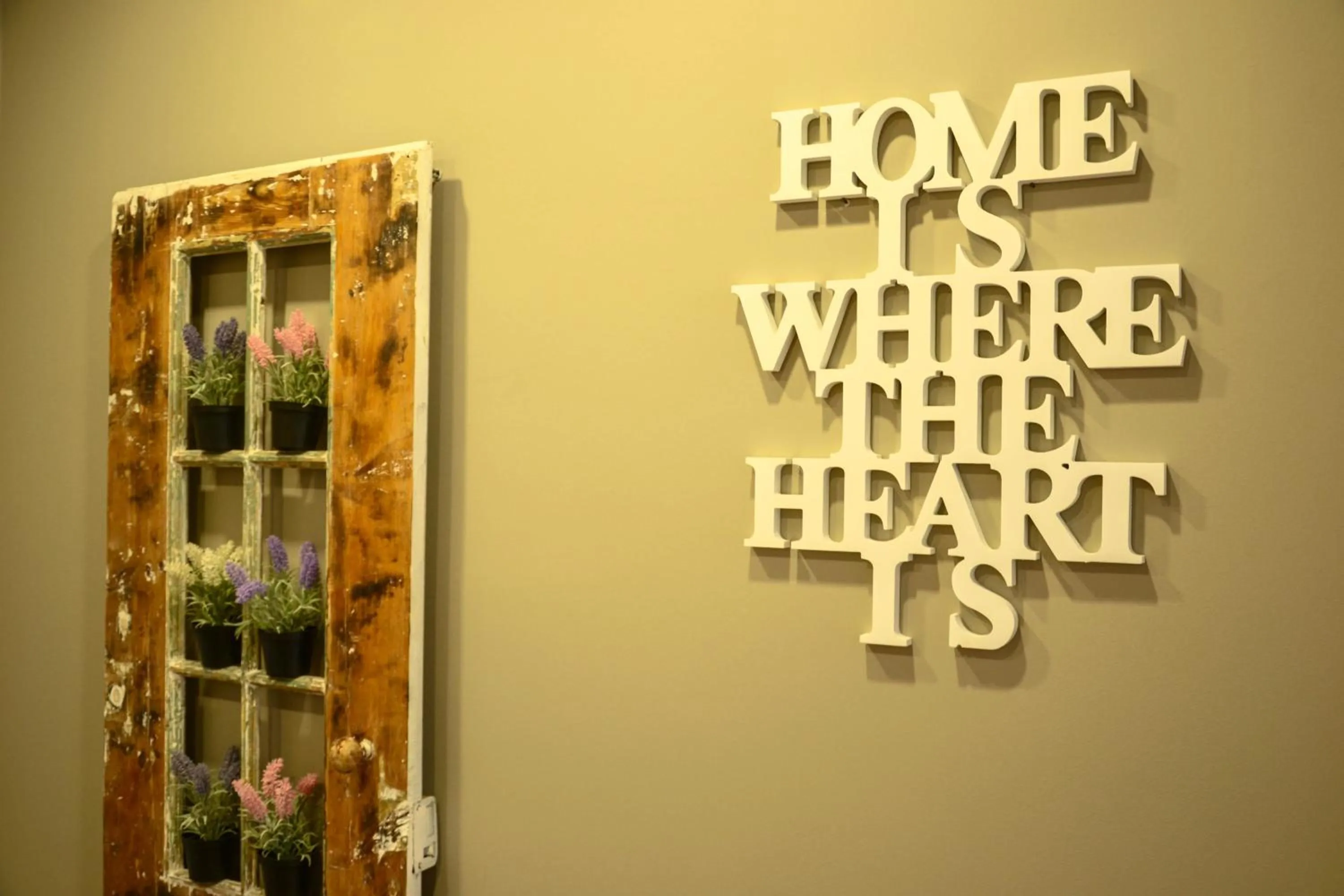 Decorative detail in Alvalade II Airport Guest House