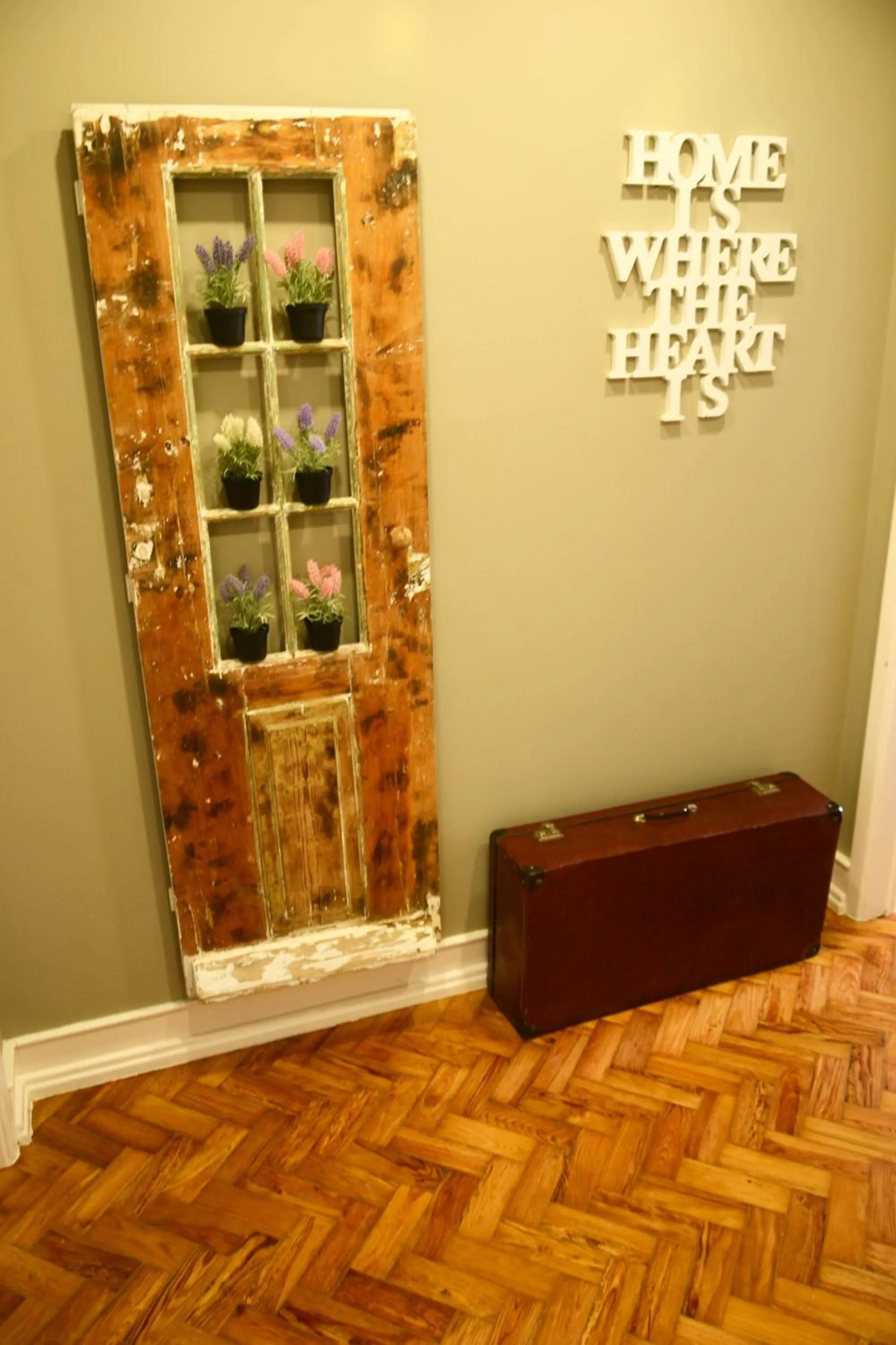 Decorative detail in Alvalade II Airport Guest House