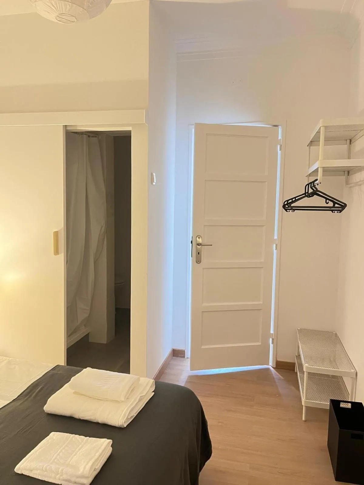 Photo of the whole room in Alvalade II Airport Guest House