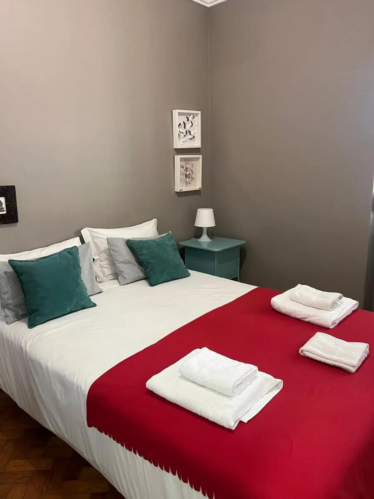 Photo of the whole room, Bed in Alvalade II Airport Guest House