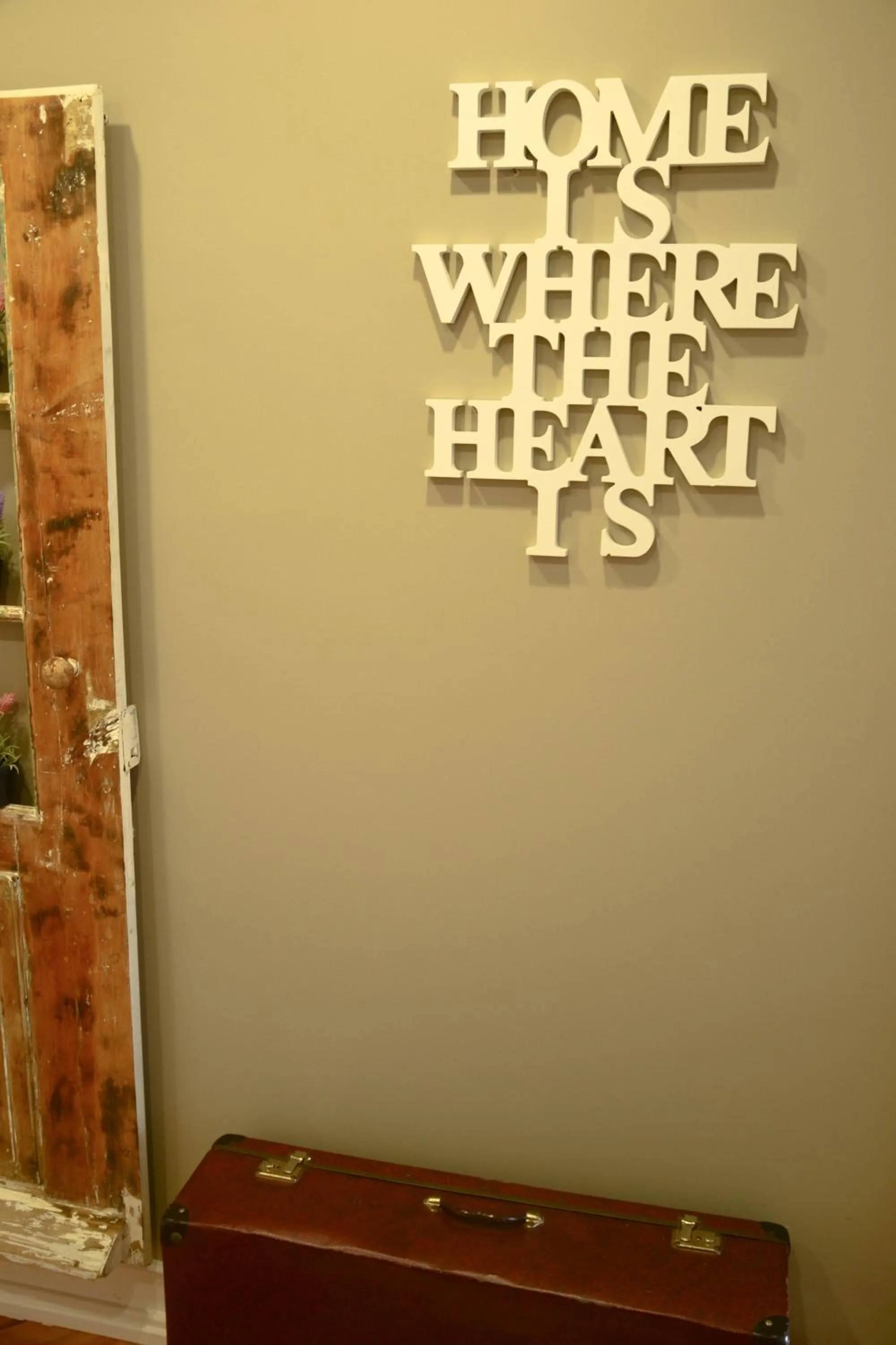 Decorative detail in Alvalade II Airport Guest House