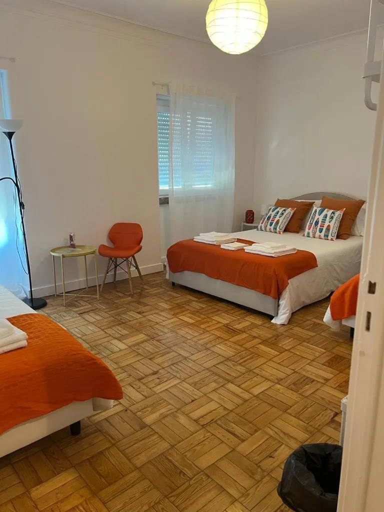 Photo of the whole room in Alvalade II Airport Guest House