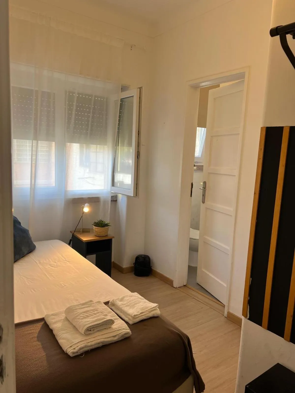 Photo of the whole room, Bed in Alvalade II Airport Guest House