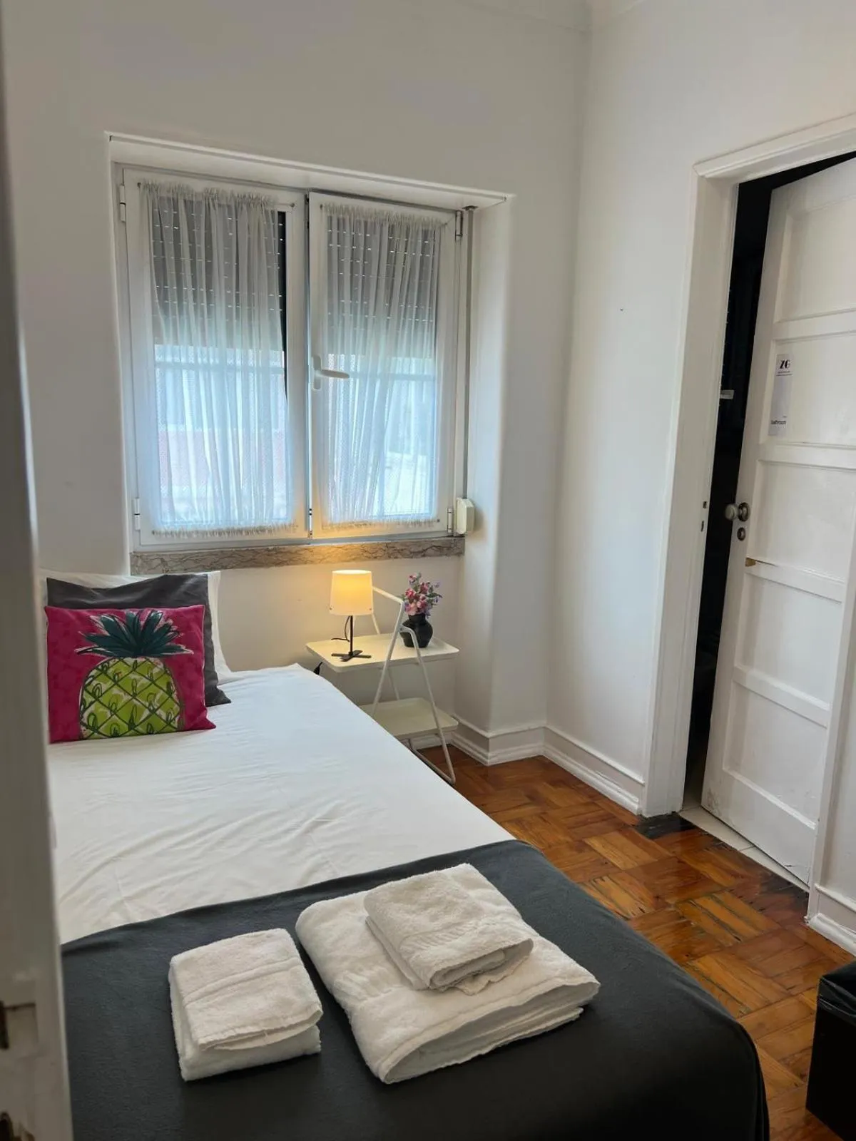 Photo of the whole room, Bed in Alvalade II Airport Guest House