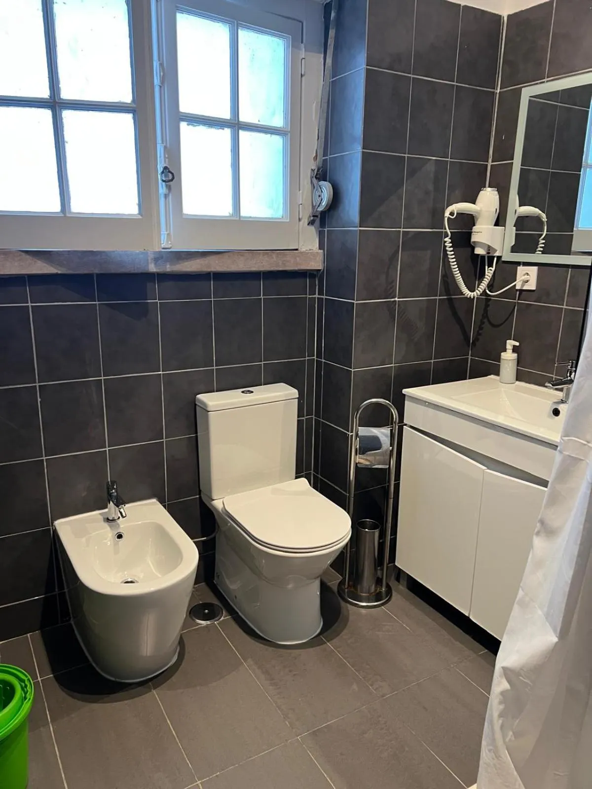 Toilet in Alvalade II Airport Guest House